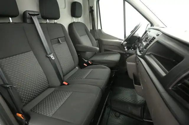 Ford Transit view 12