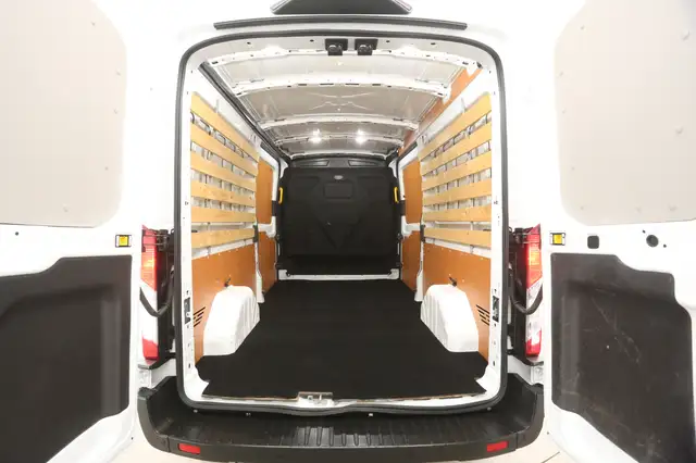 Ford Transit view 5