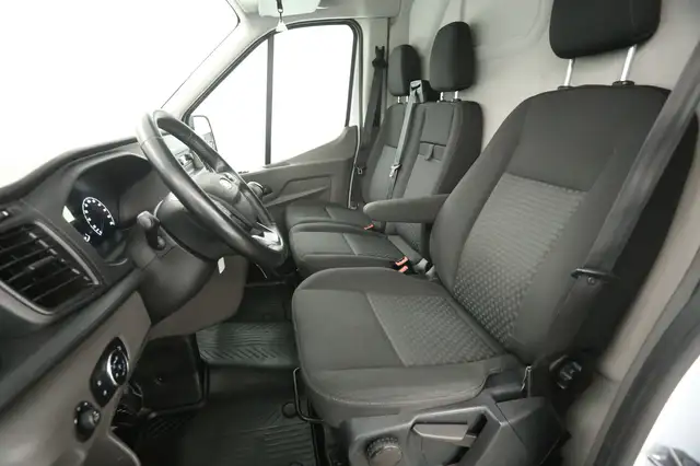 Ford Transit view 11