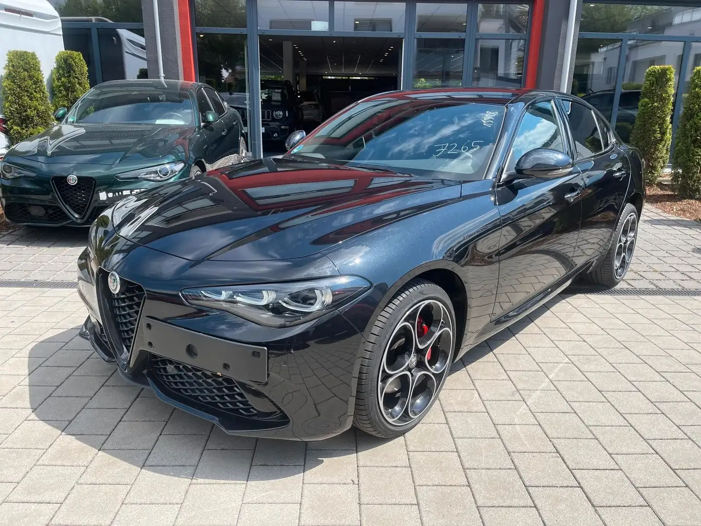 Alfa Romeo Giulia Competizione Q4 Noir - 1