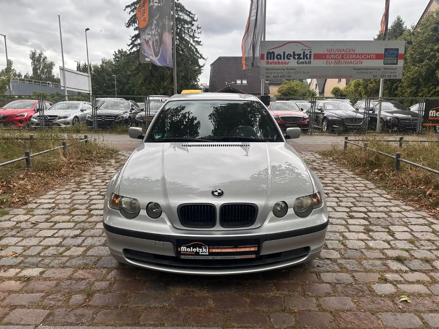 BMW 316 Ti Compact*PDC*Tempomat*SHZ*Automatik* Silber - 2