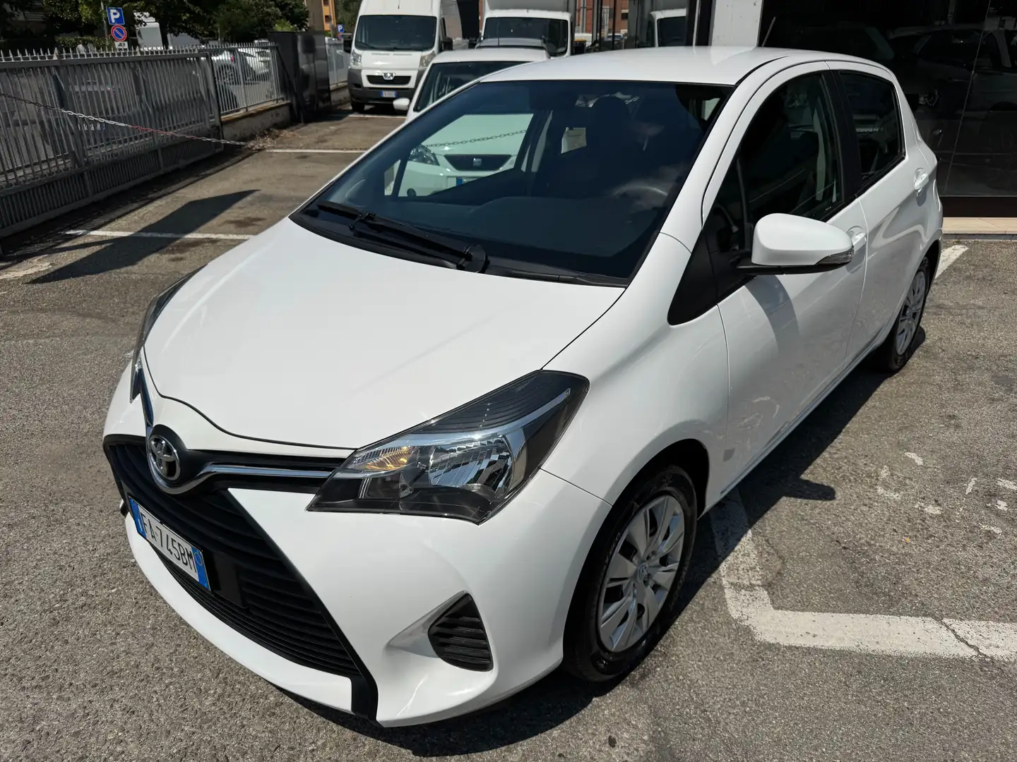 Toyota Yaris 5p 1.0 Active,UNICO PROP.,CLIMA,RADIO,USB,SPECCHI Bianco - 1