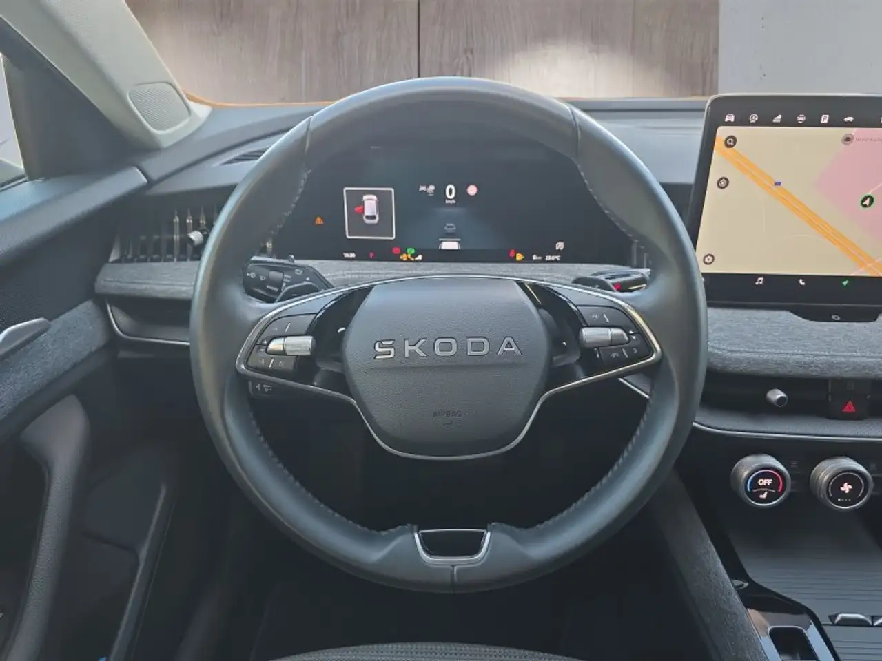 Skoda Superb Combi 2,0TDI DSG Navi/DCC/ACC/Kamera/Sitzhz., миниатюра 14