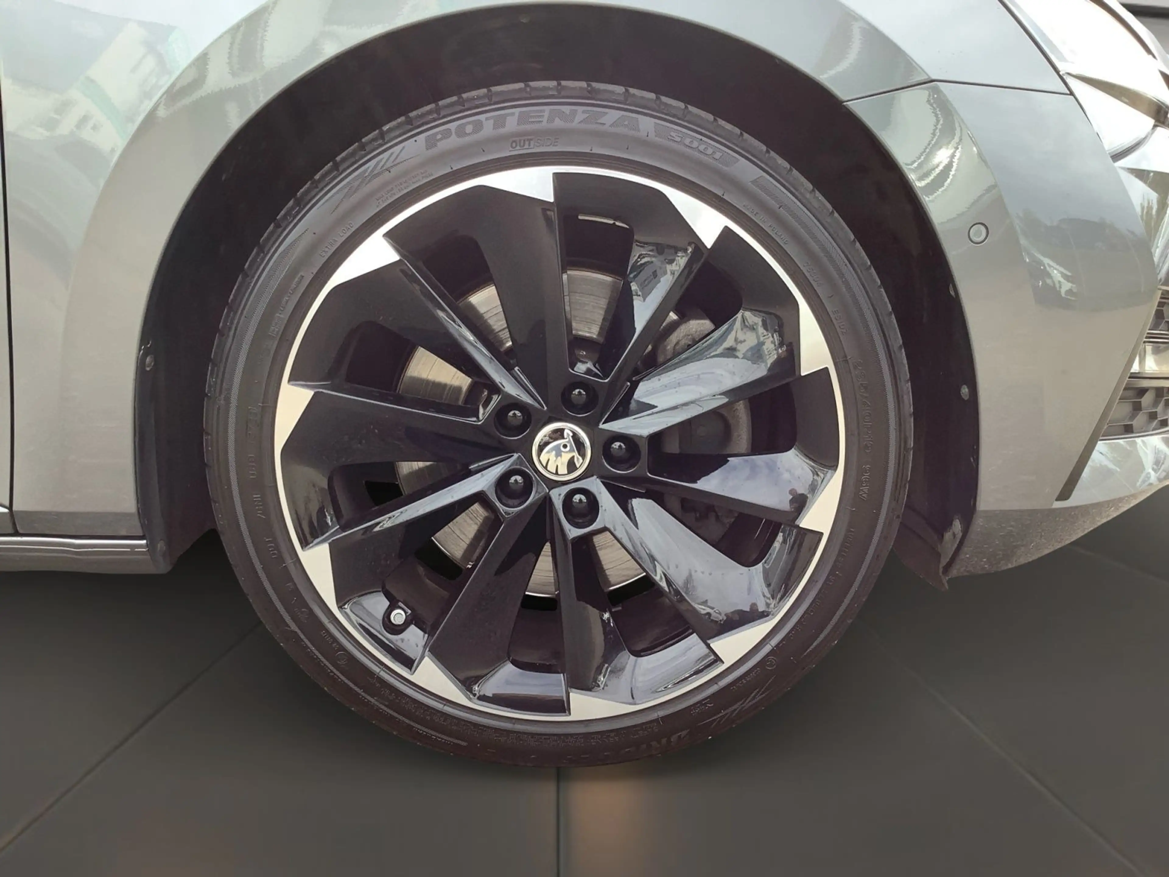 Skoda Superb Combi 2.0 TSI DSG Sportline 4x4 ACC AHK — photo 7