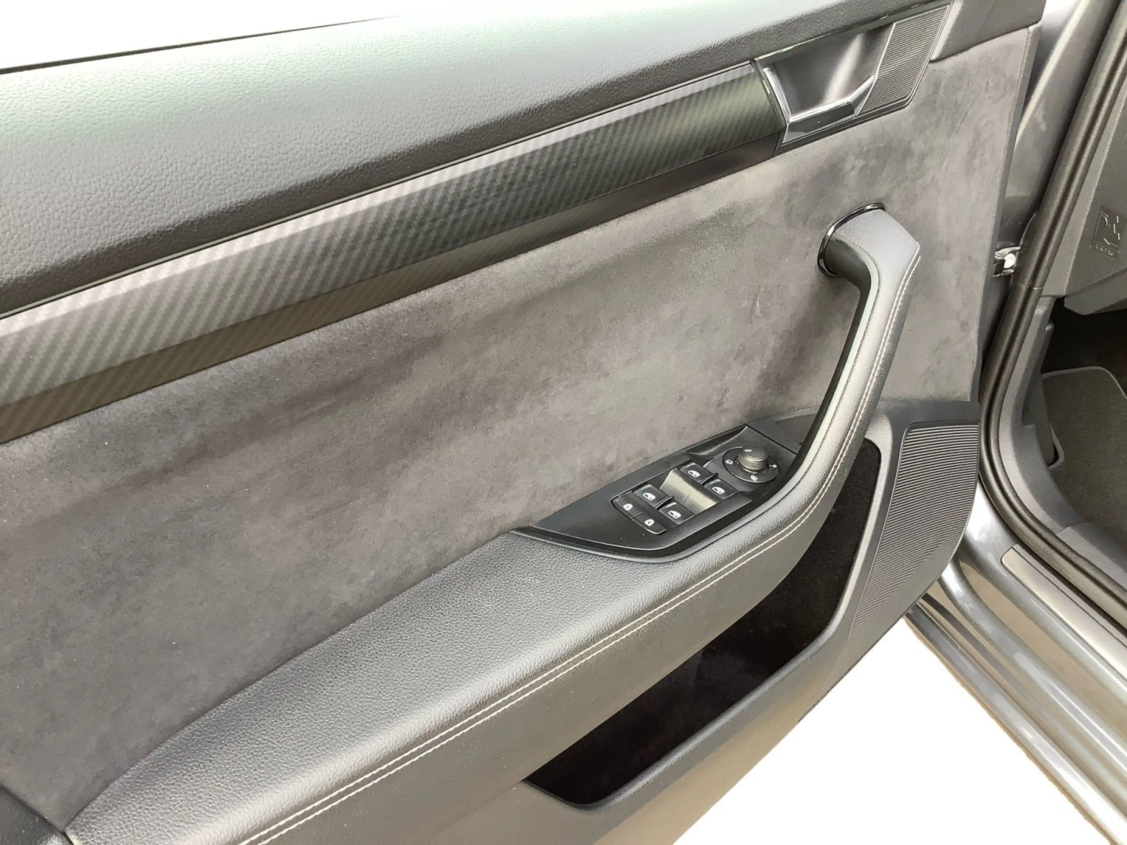Skoda Superb Combi 2.0 TSI DSG Sportline 4x4 ACC AHK — photo 15