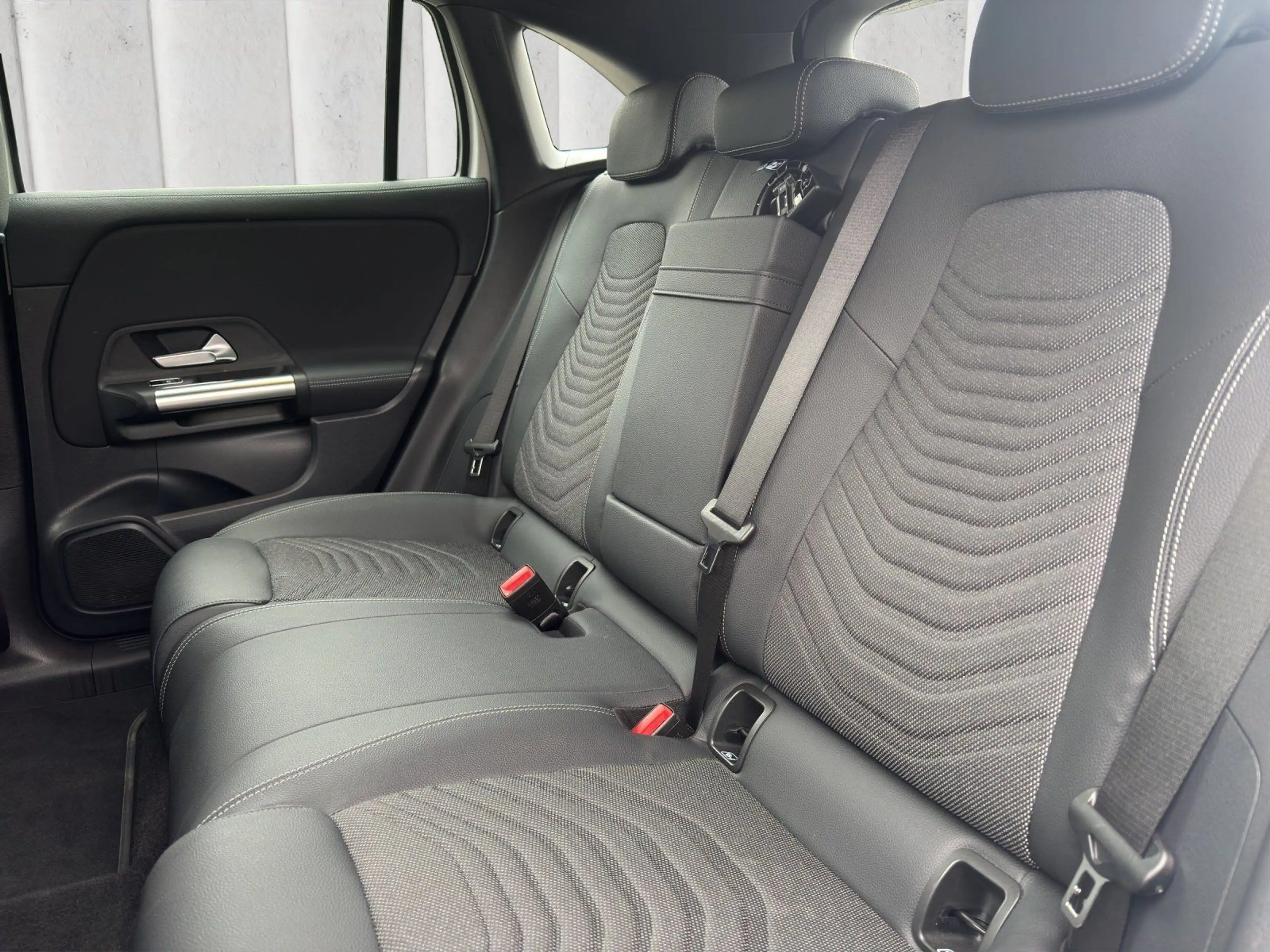 Mercedes-Benz EQA 250 + Progressive 360°Kamera Ambiente Totwin — photo 13