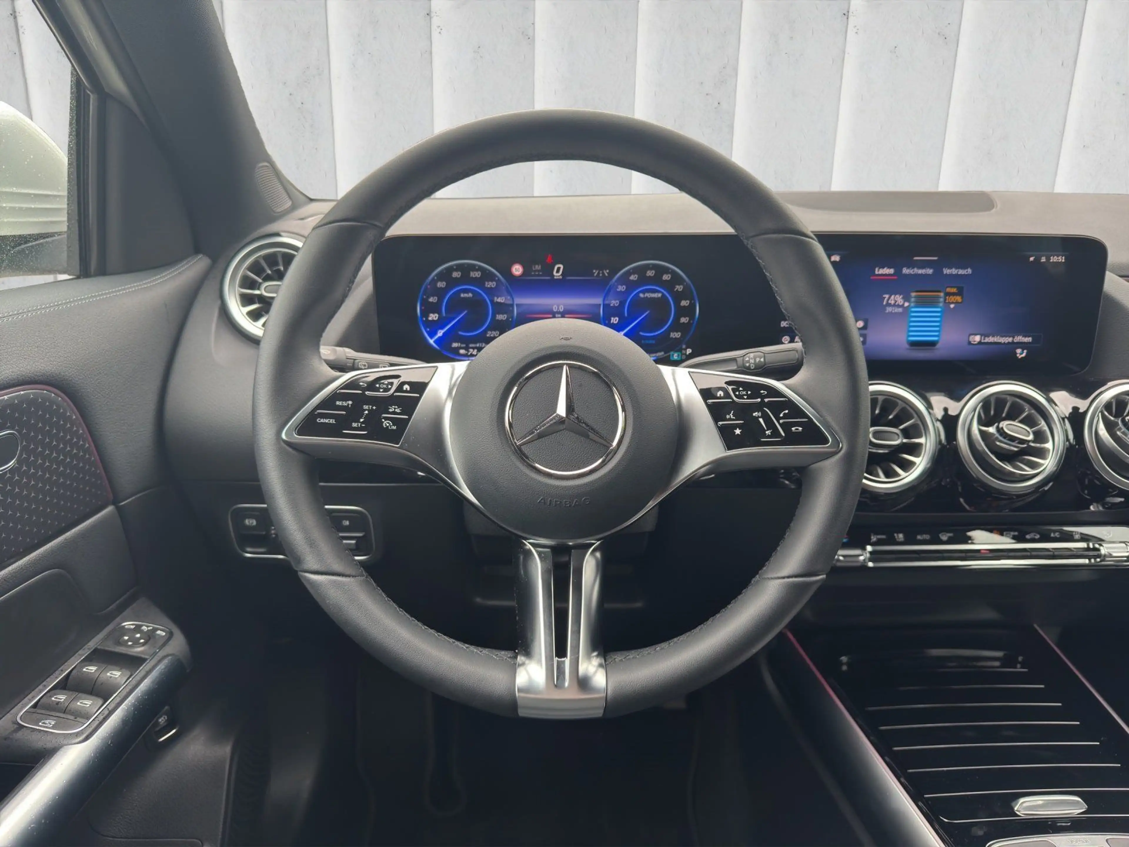 Mercedes-Benz EQA 250 + Progressive 360°Kamera Ambiente Totwin — photo 10