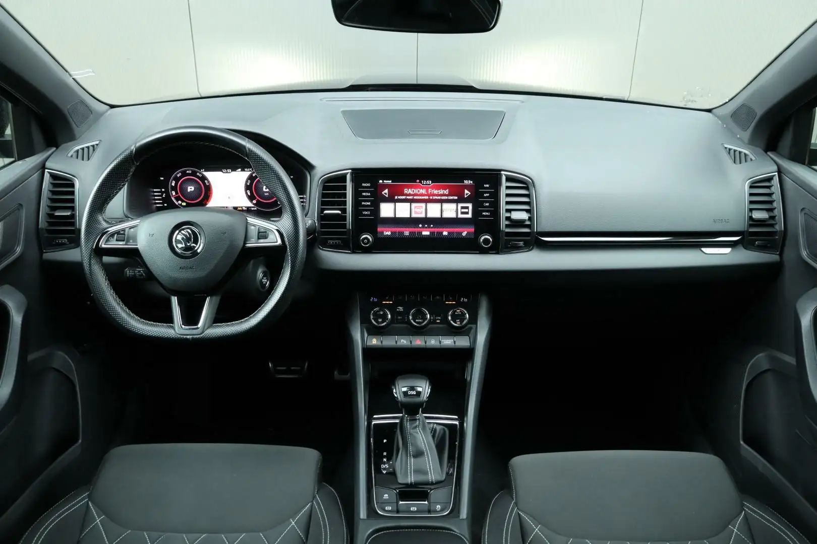 Skoda Karoq 1.5 TSI / 150 PK/ DSG / Sportline / Black Edition Nero - 2