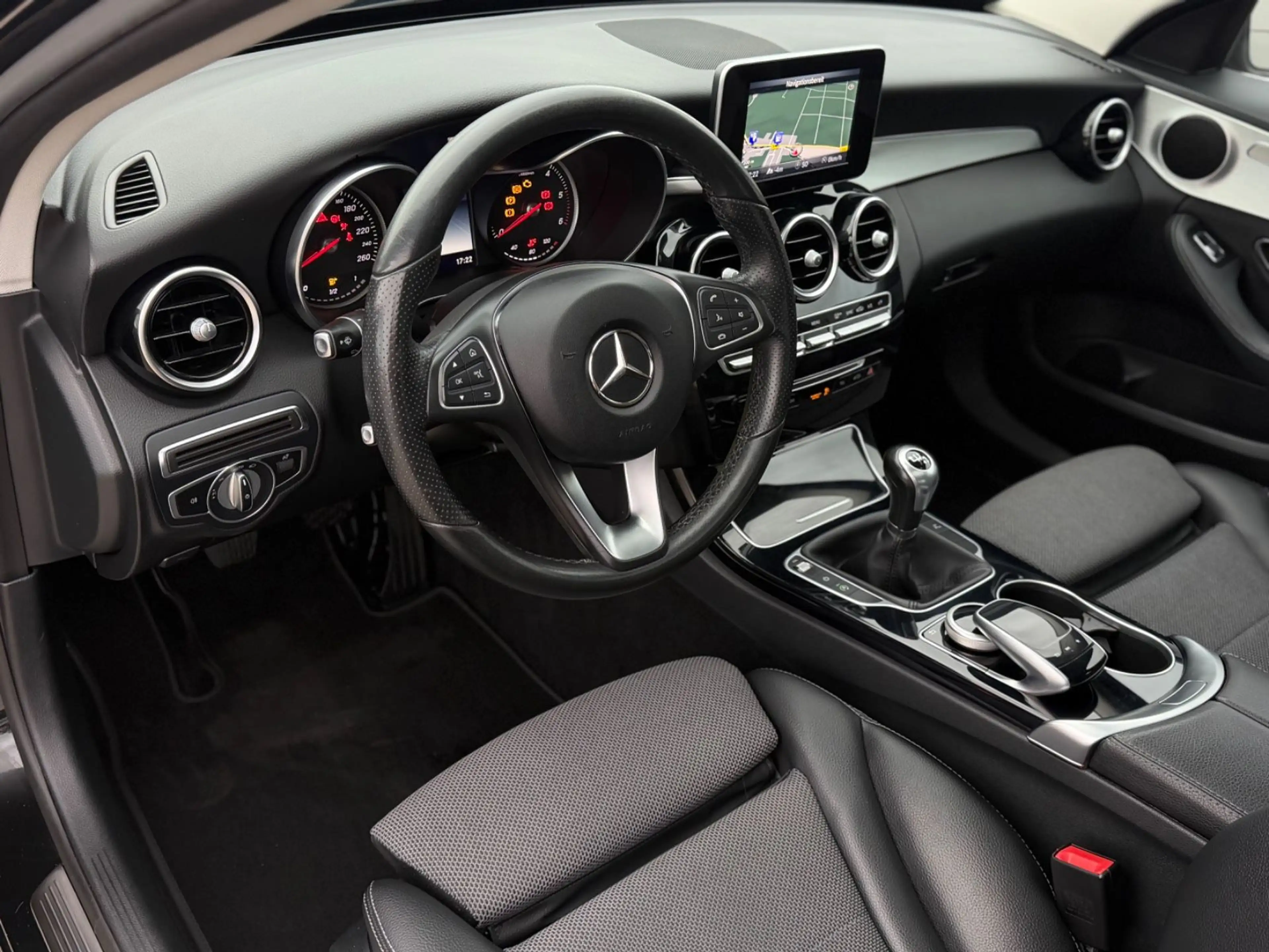 Mercedes-Benz C 200 d Limousine BlueTec Schiebedach LED AHK — photo 12