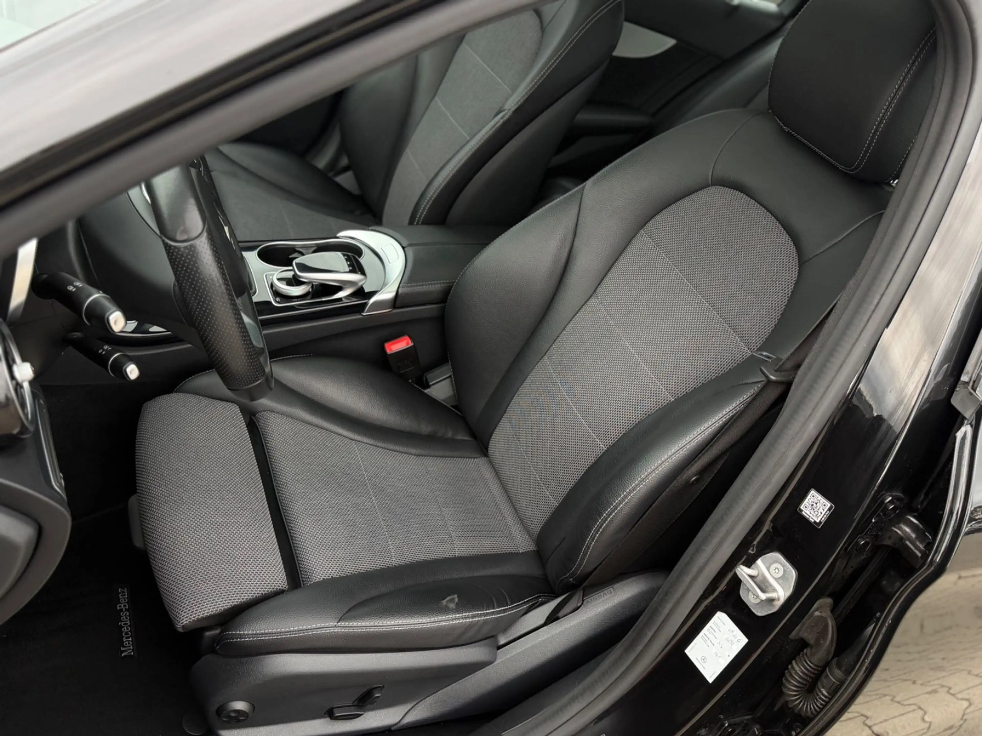Mercedes-Benz C 200 d Limousine BlueTec Schiebedach LED AHK — photo 13