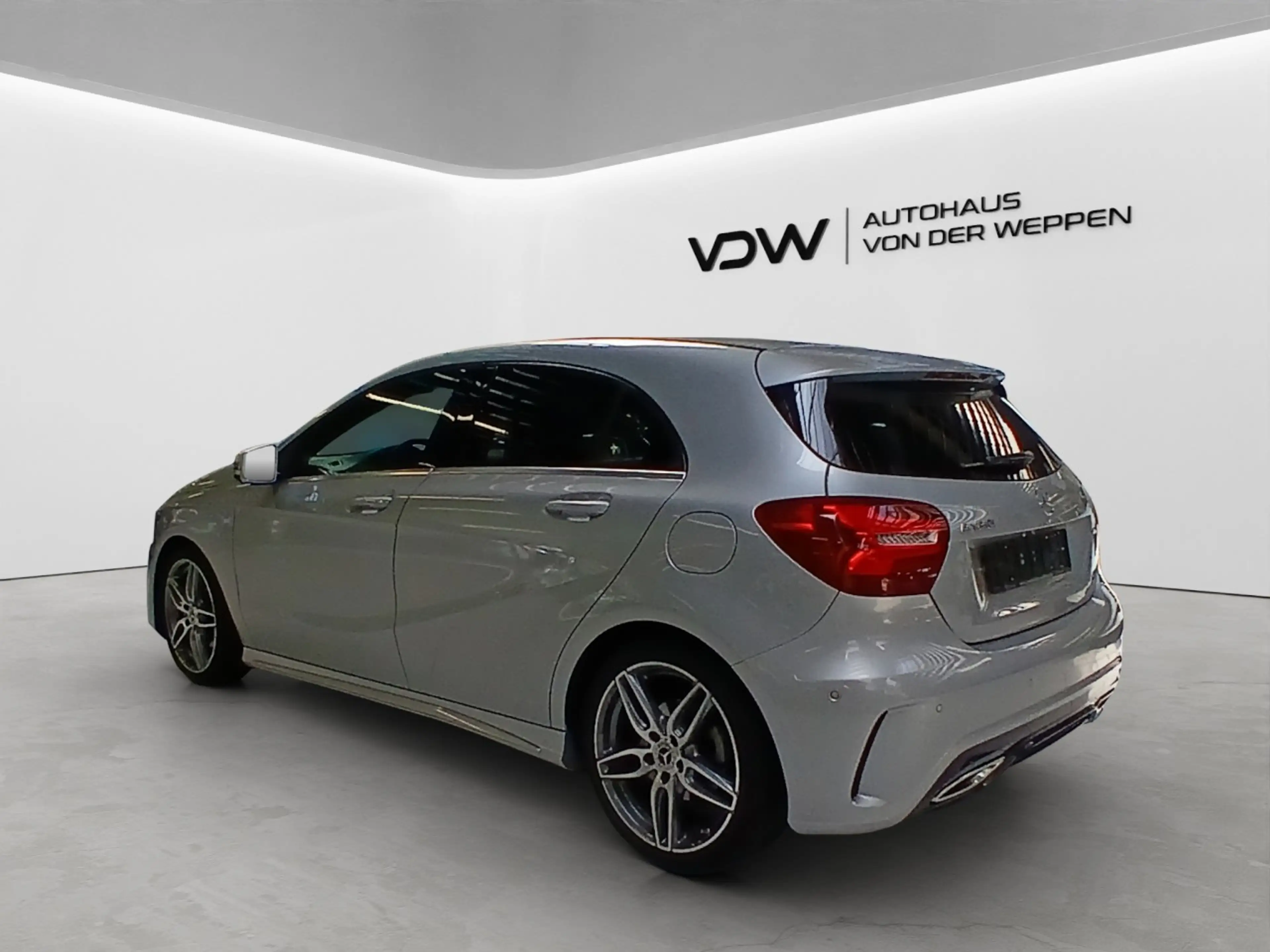 Mercedes-Benz A 180 AMG-Line BlueEff. LED, PTS, Navi, SHZ Klima Navi — photo 5