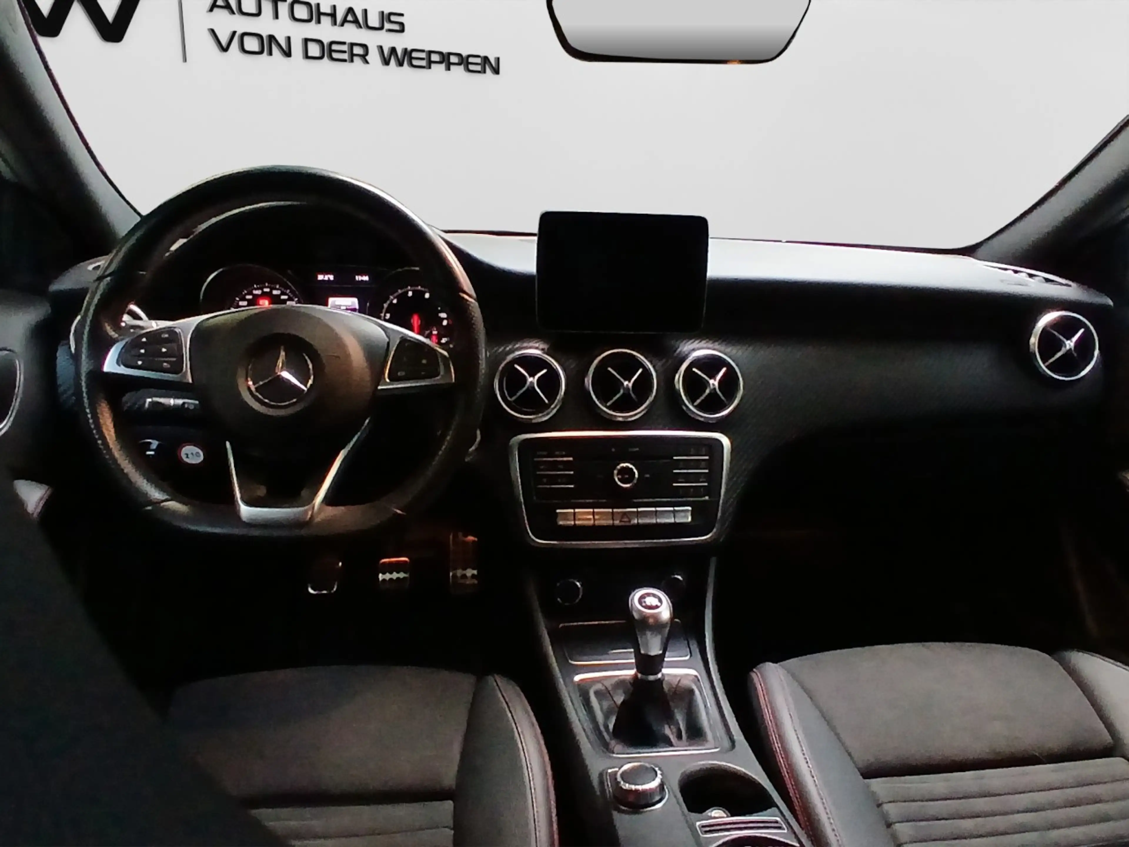 Mercedes-Benz A 180 AMG-Line BlueEff. LED, PTS, Navi, SHZ Klima Navi — photo 13