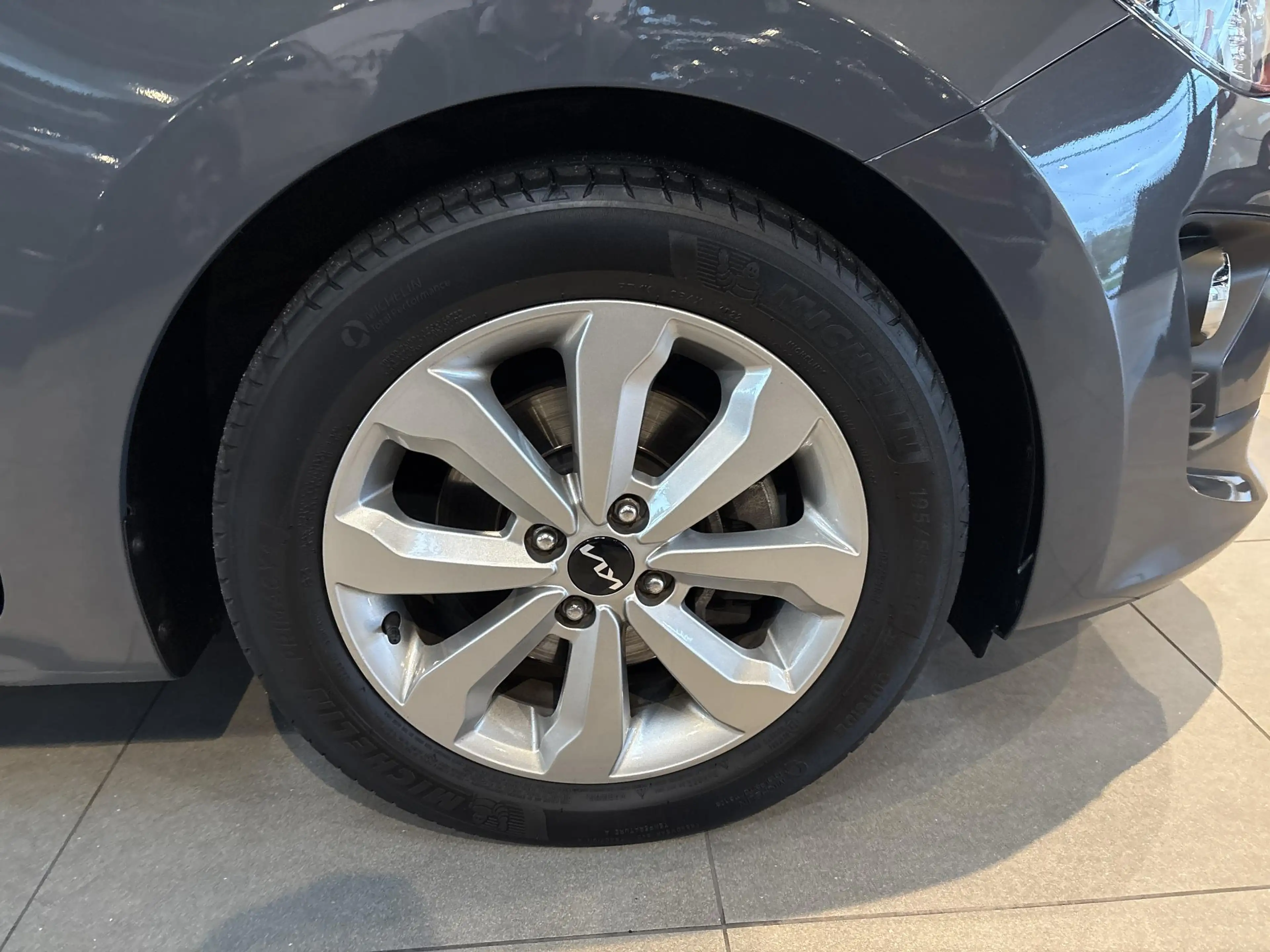 Kia Rio 1.0 T 100 More DCT — photo 11