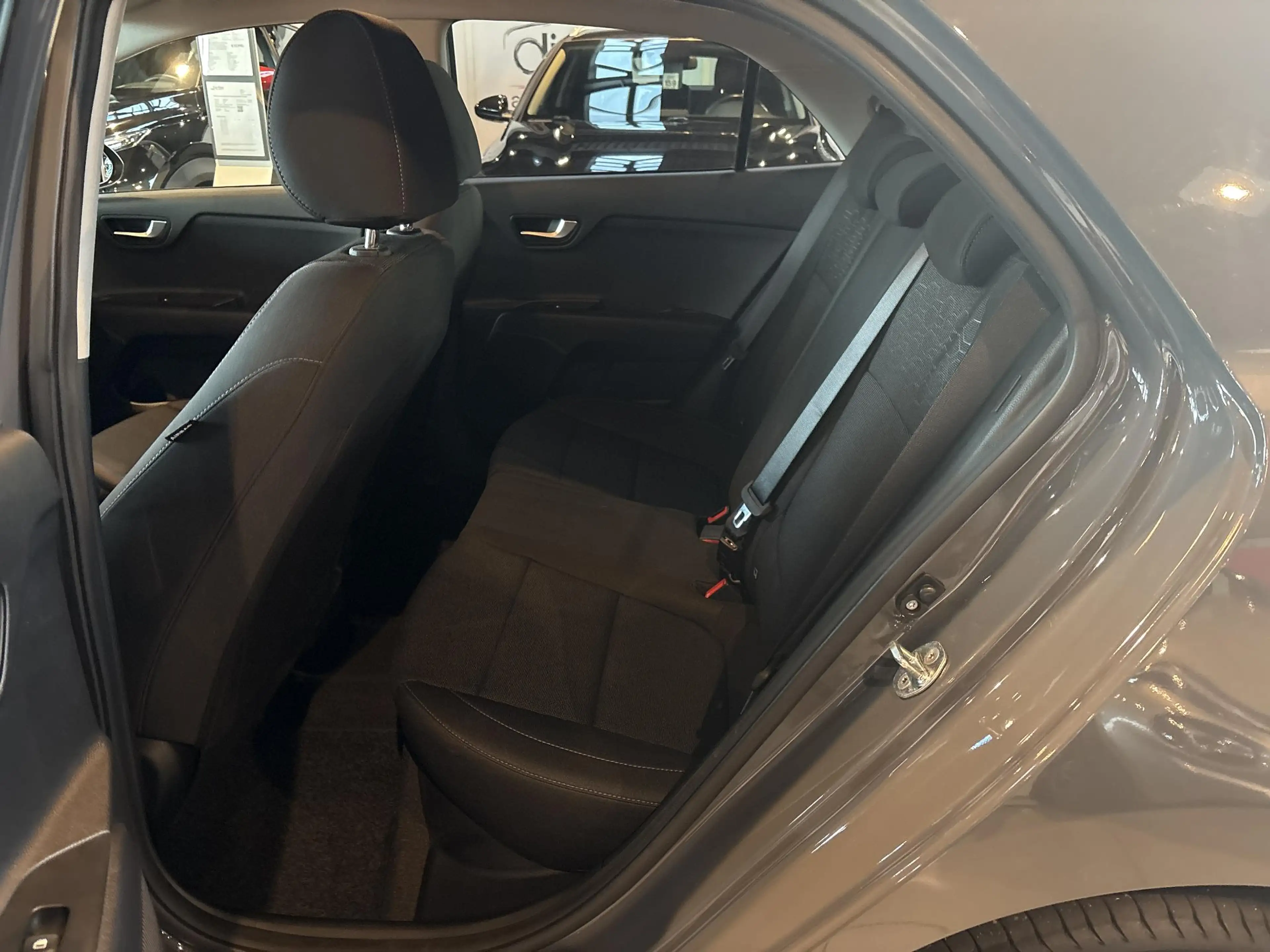 Kia Rio 1.0 T 100 More DCT — photo 8