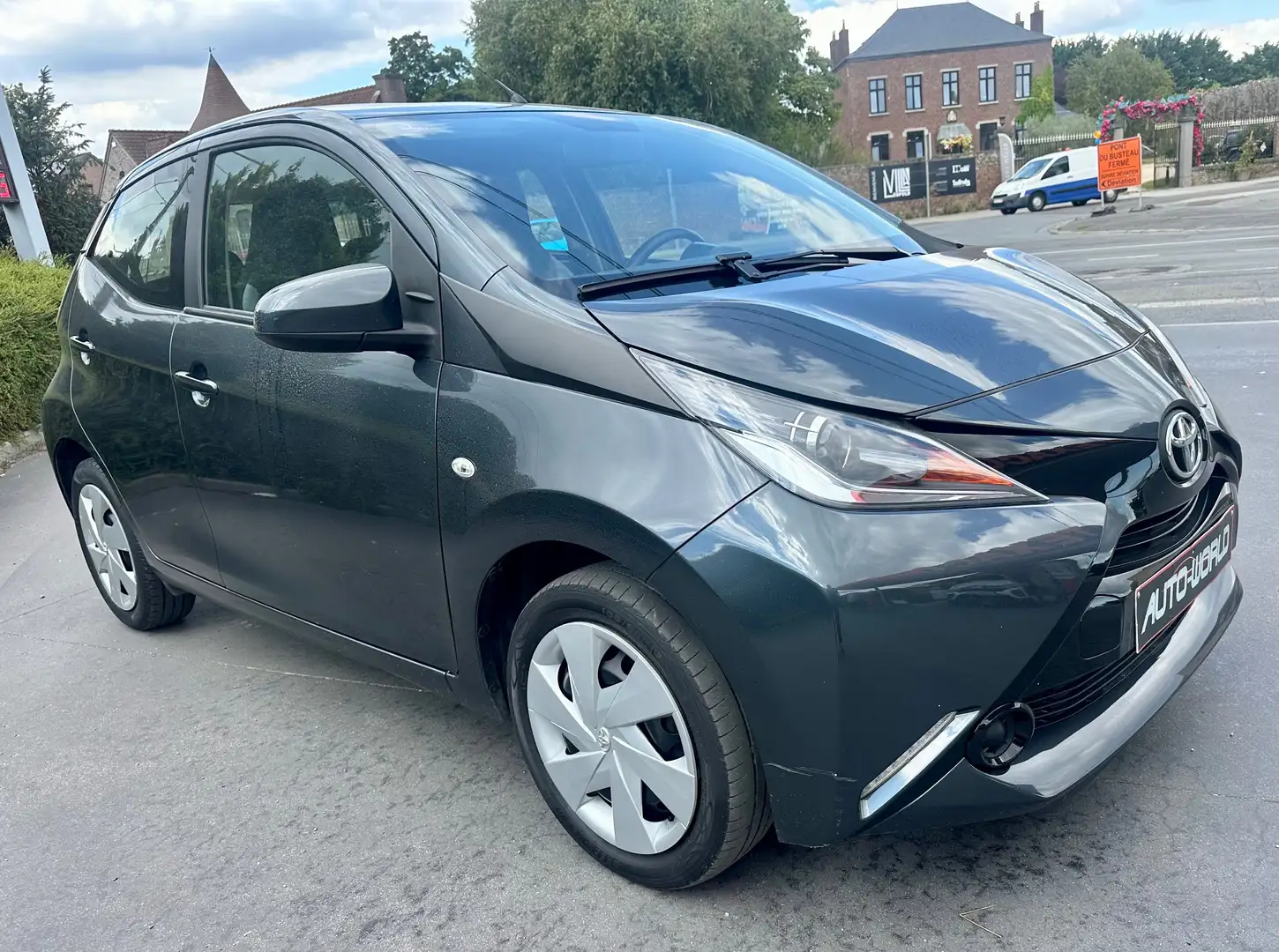 Toyota Aygo Aygo 1.0i VVT-i Business Szary - 1