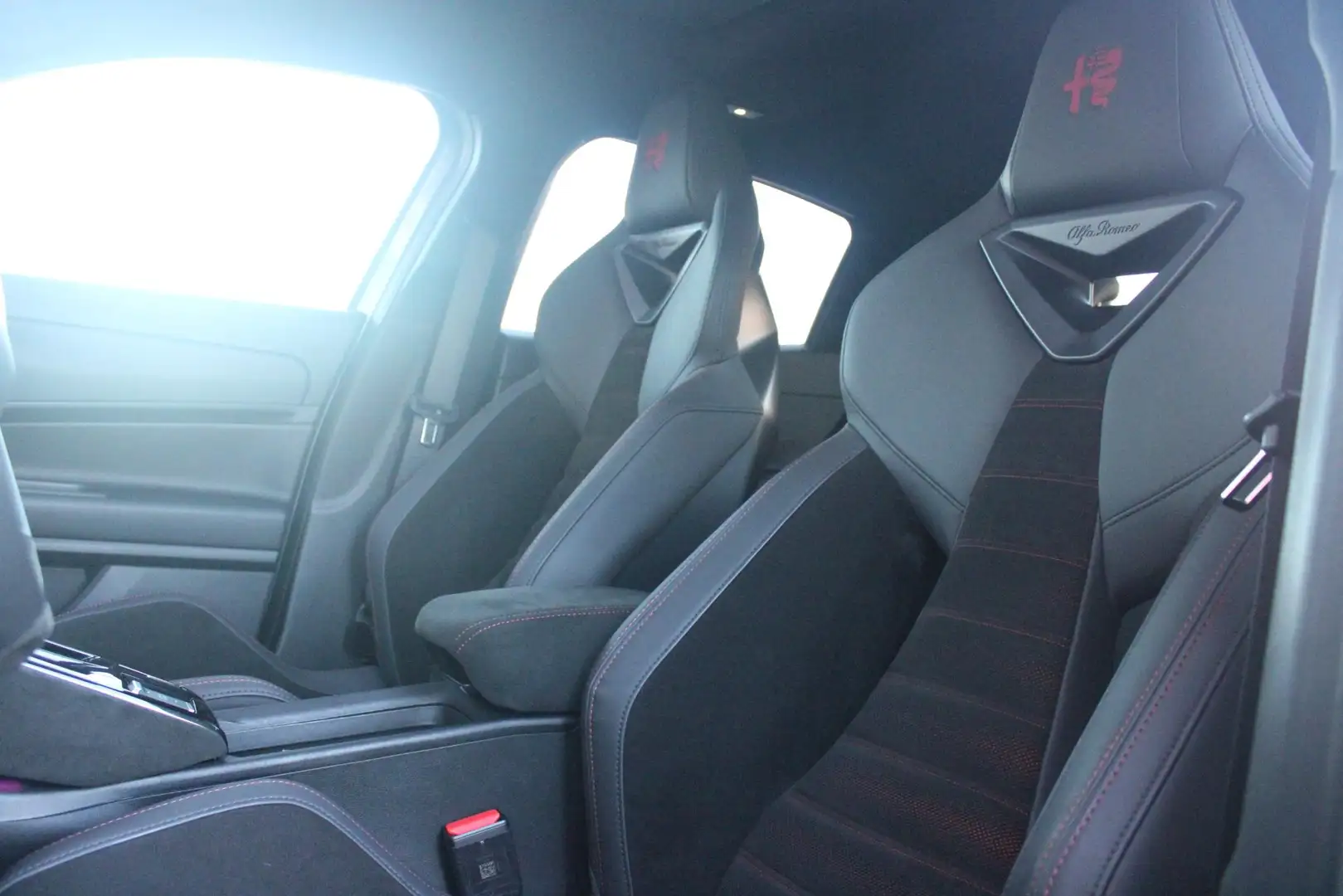 Alfa Romeo Junior ELETTRICA SPECIALE 156PK 54 kWh | WARMTEPOMP! | "S Gris - 2