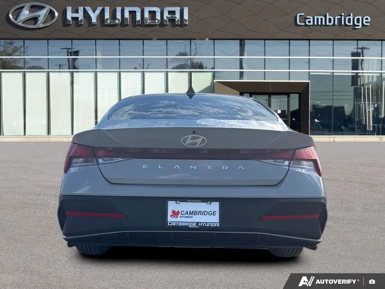 Hyundai ELANTRA photo Hyundai ELANTRA
