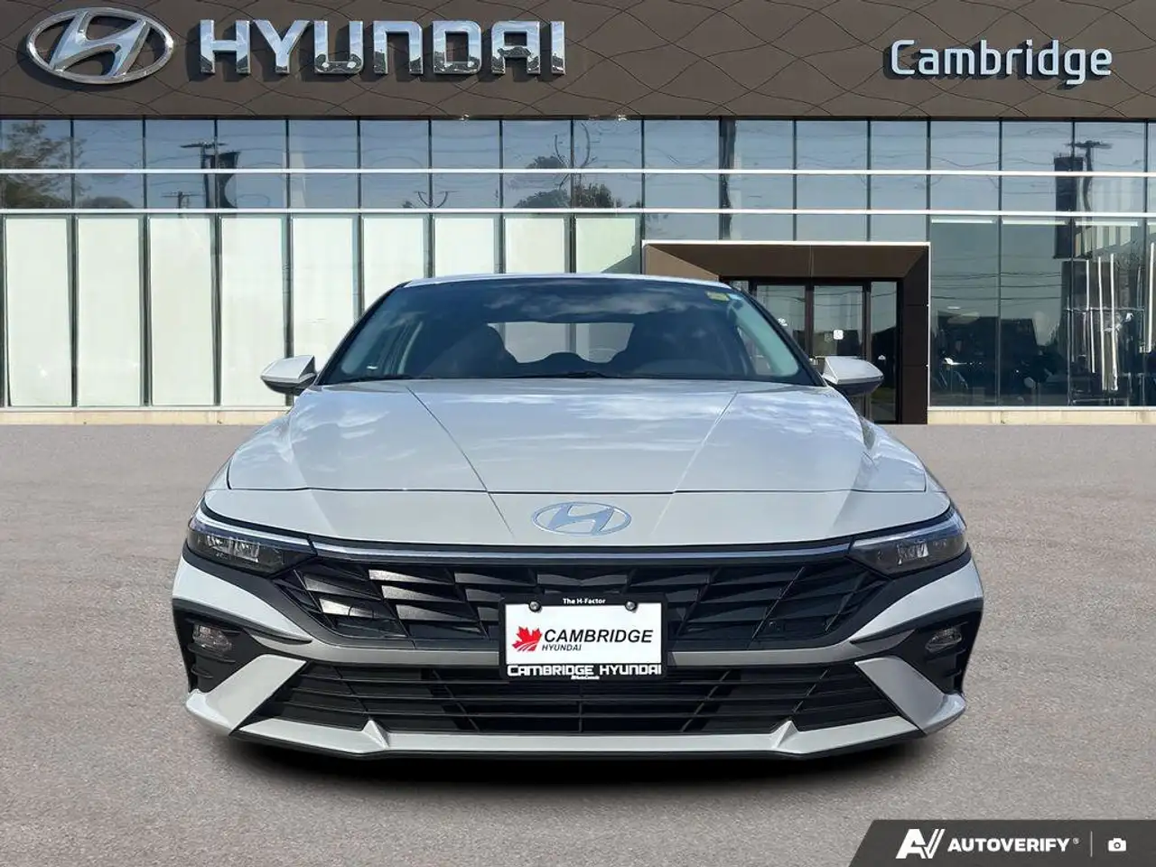 Hyundai ELANTRA photo Hyundai ELANTRA