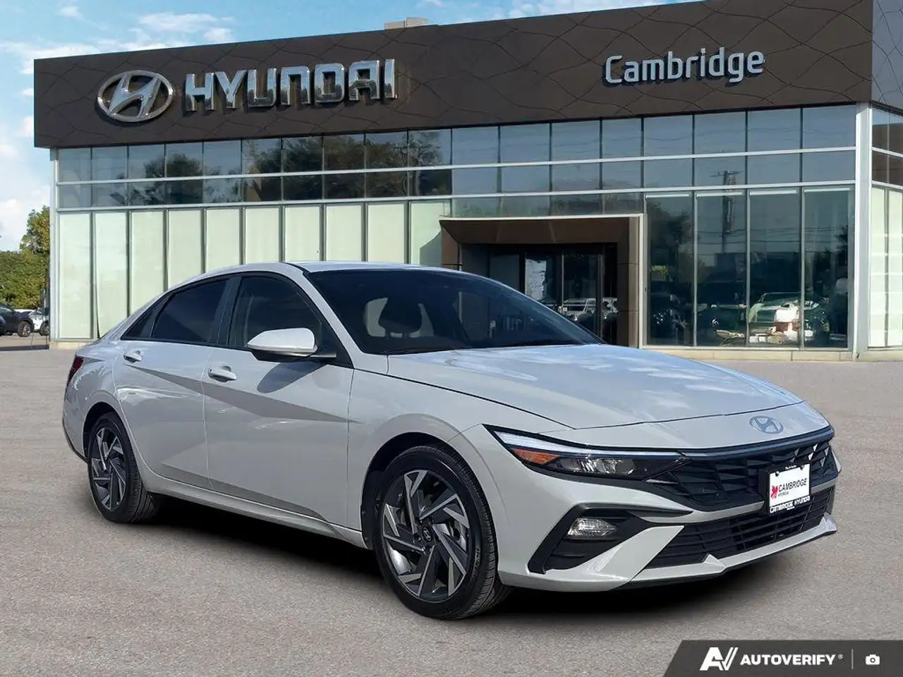 Hyundai ELANTRA photo Hyundai ELANTRA