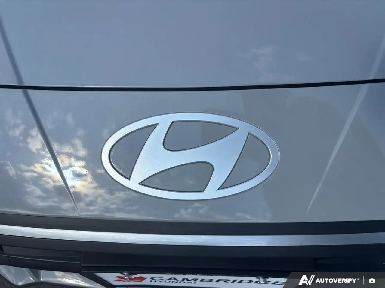 Hyundai ELANTRA photo Hyundai ELANTRA
