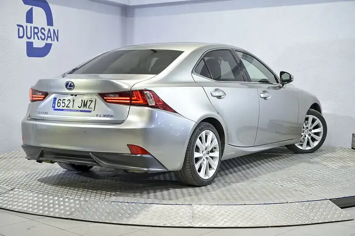 Lexus IS300 2016, foto 4