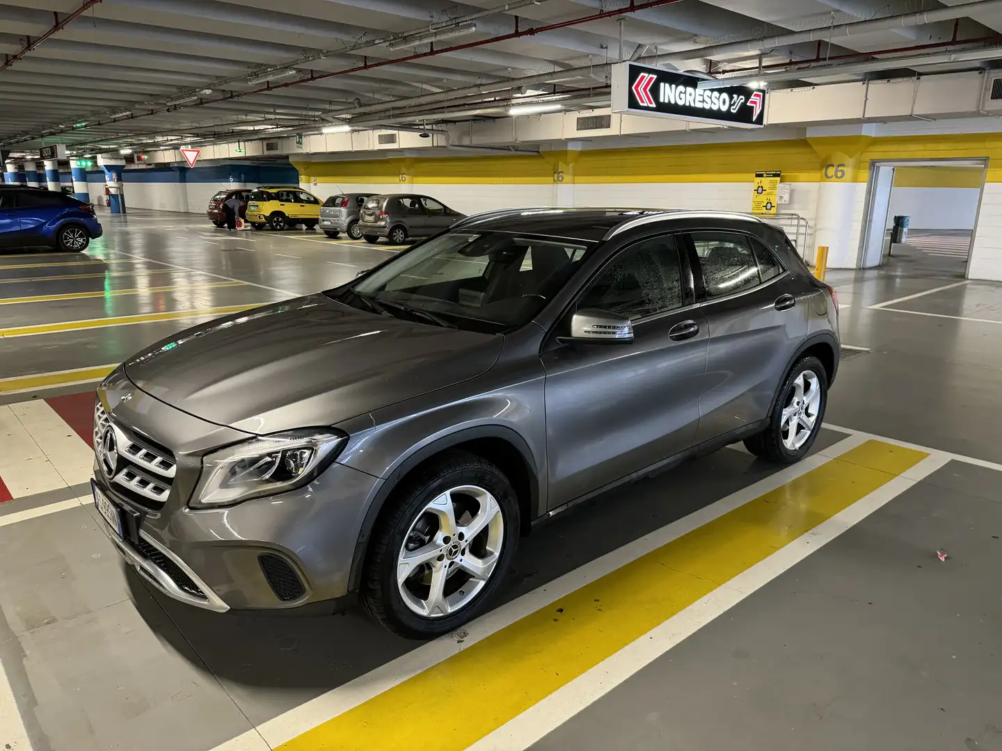 Mercedes-Benz GLA 250 4Matic 7G-DCT Style - 1