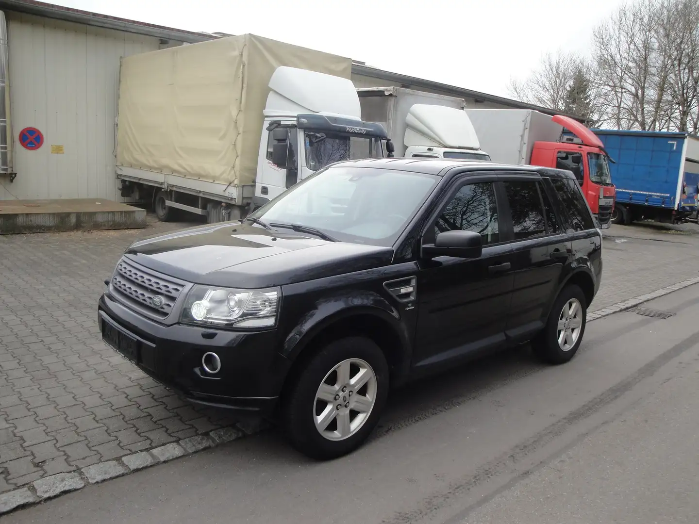 Land Rover Freelander TD4 Aut. S Schwarz - 1