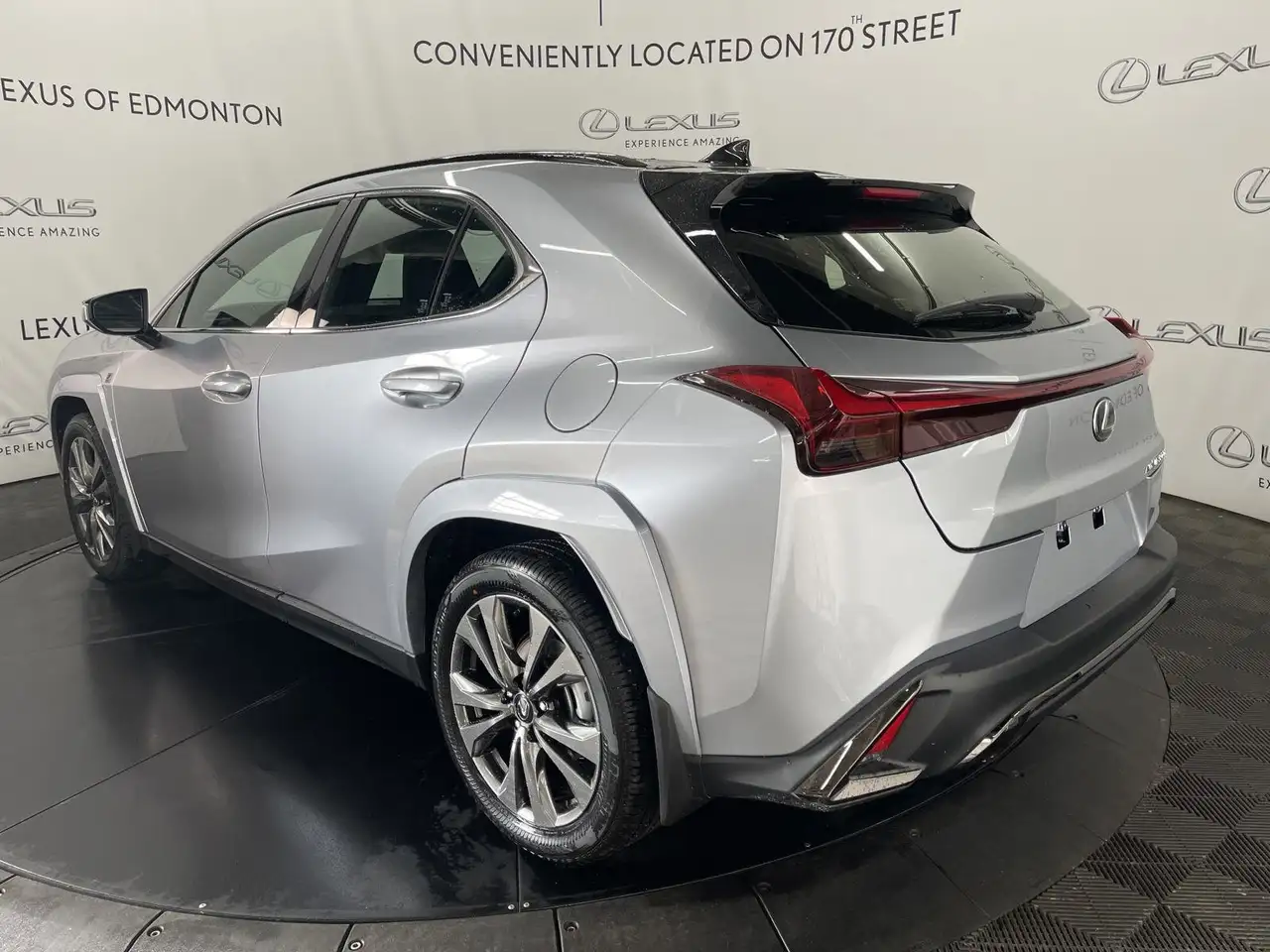 Lexus UX снимка Lexus UX