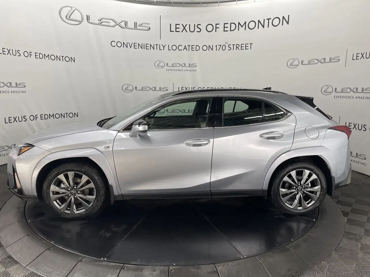 Lexus UX снимка Lexus UX