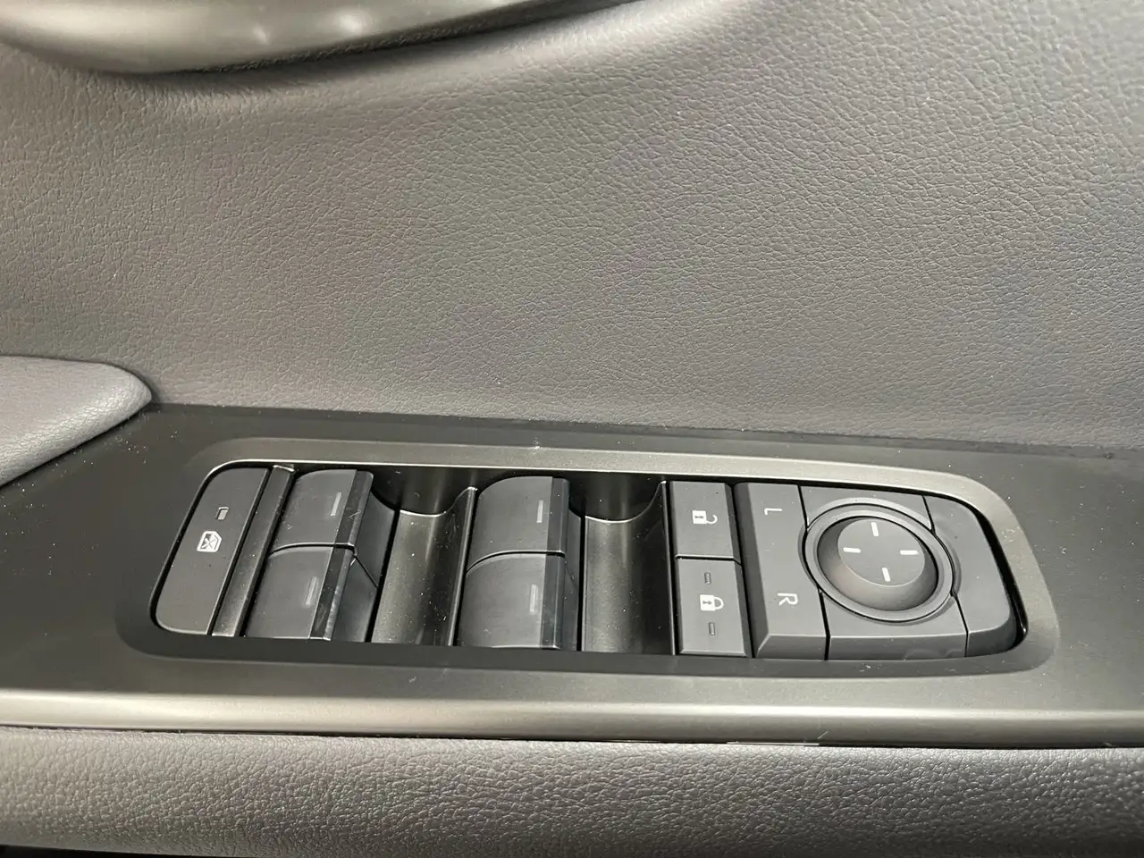 Lexus UX снимка Lexus UX