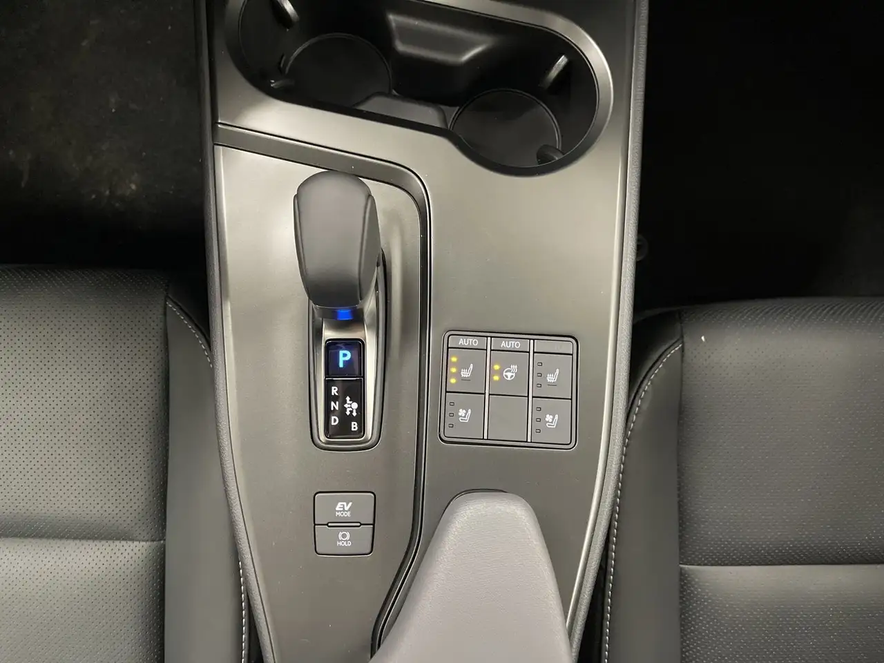 Lexus UX снимка Lexus UX