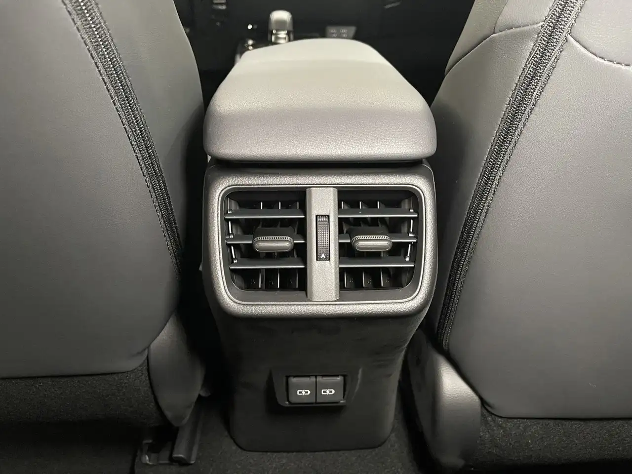 Lexus UX снимка Lexus UX