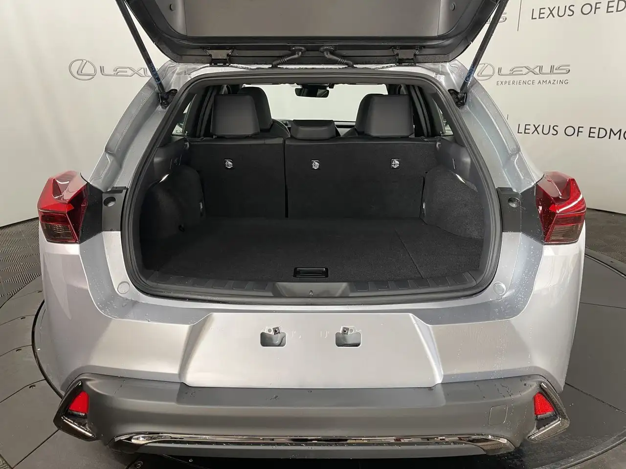Lexus UX снимка Lexus UX