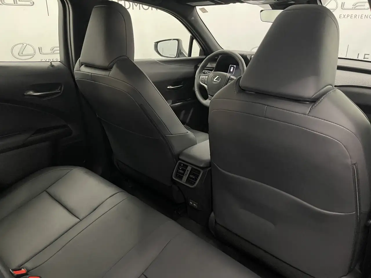 Lexus UX снимка Lexus UX