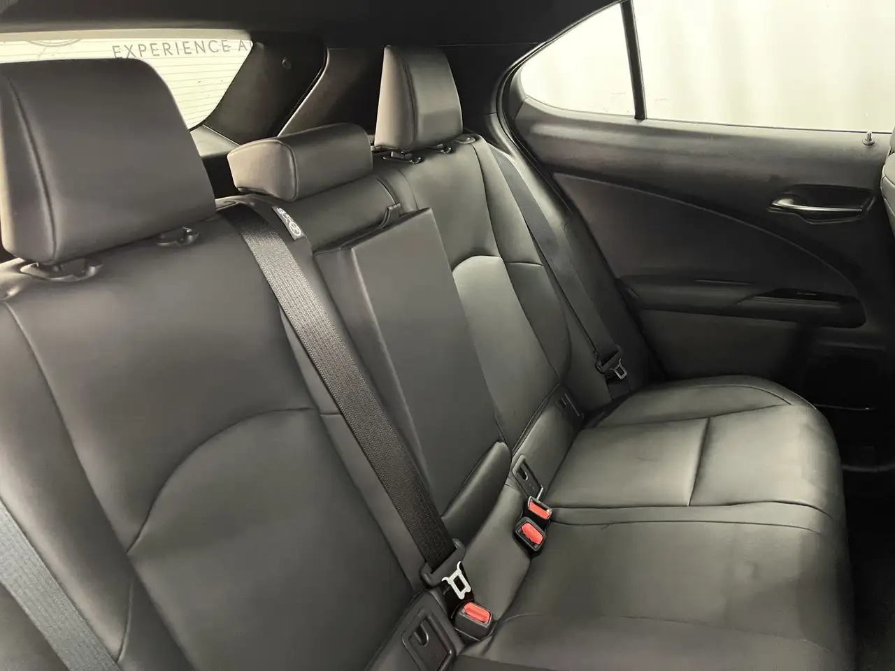 Lexus UX снимка Lexus UX