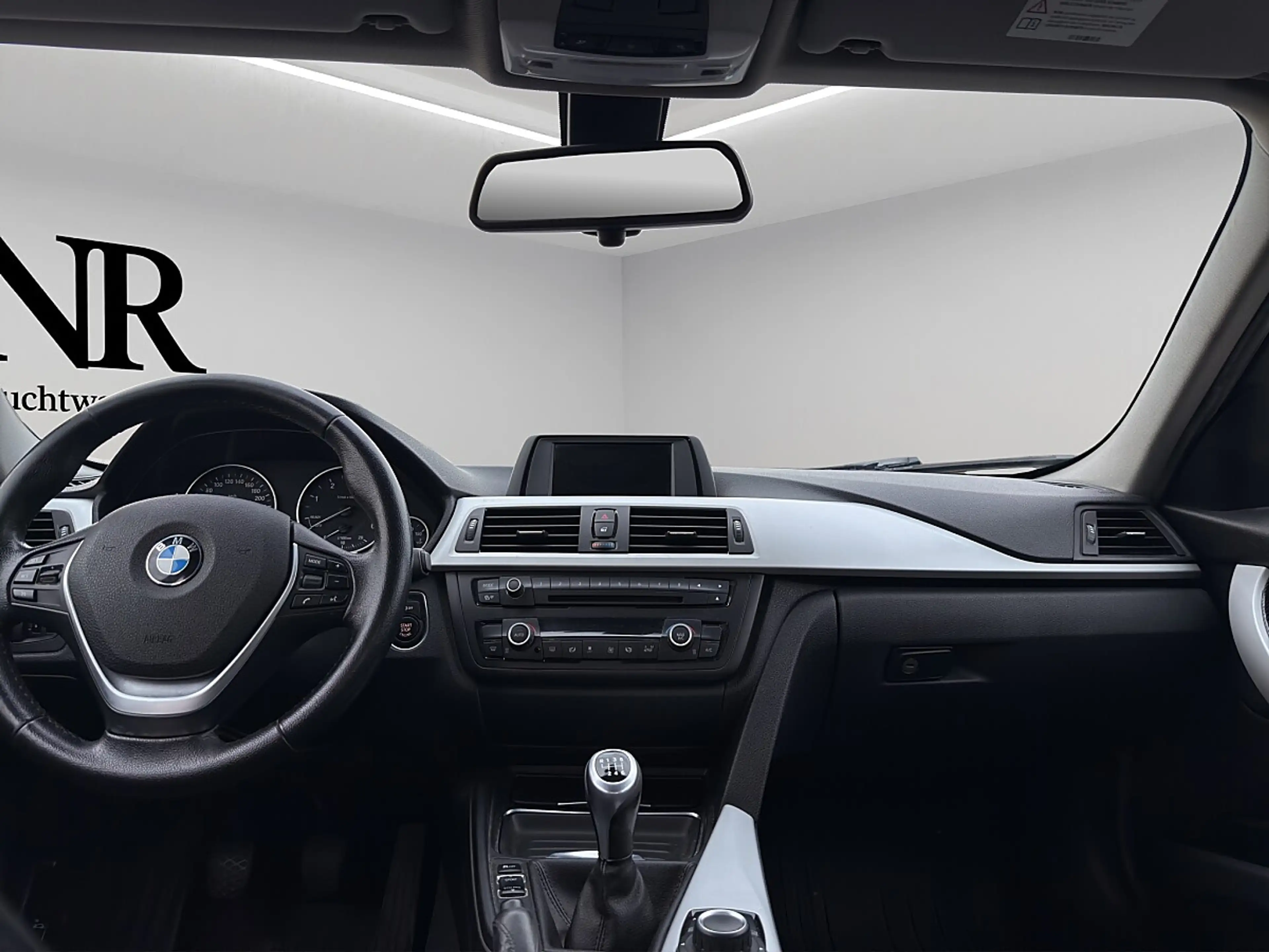 BMW 316 d Lim. — photo 11