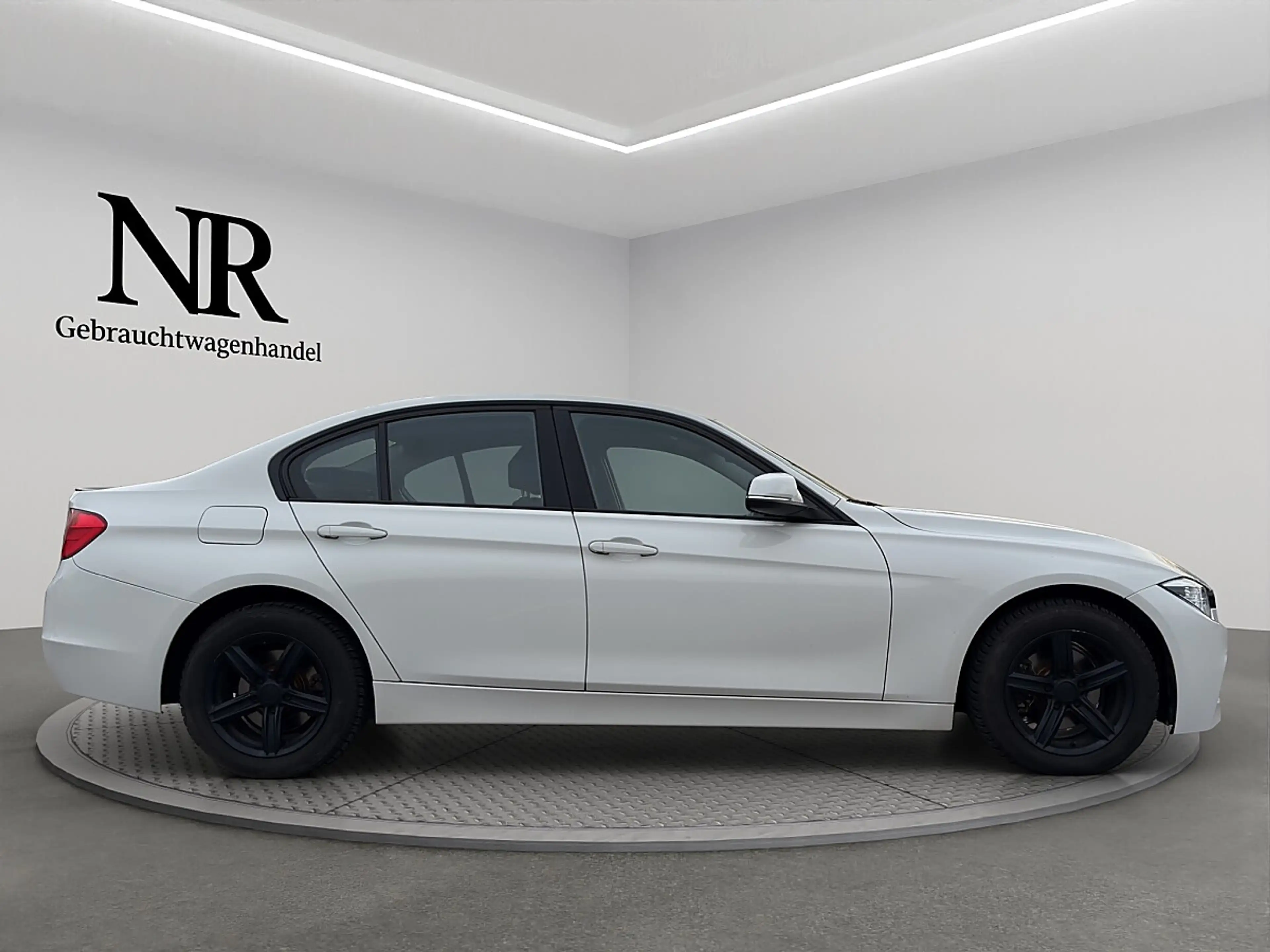 BMW 316 d Lim. — photo 7