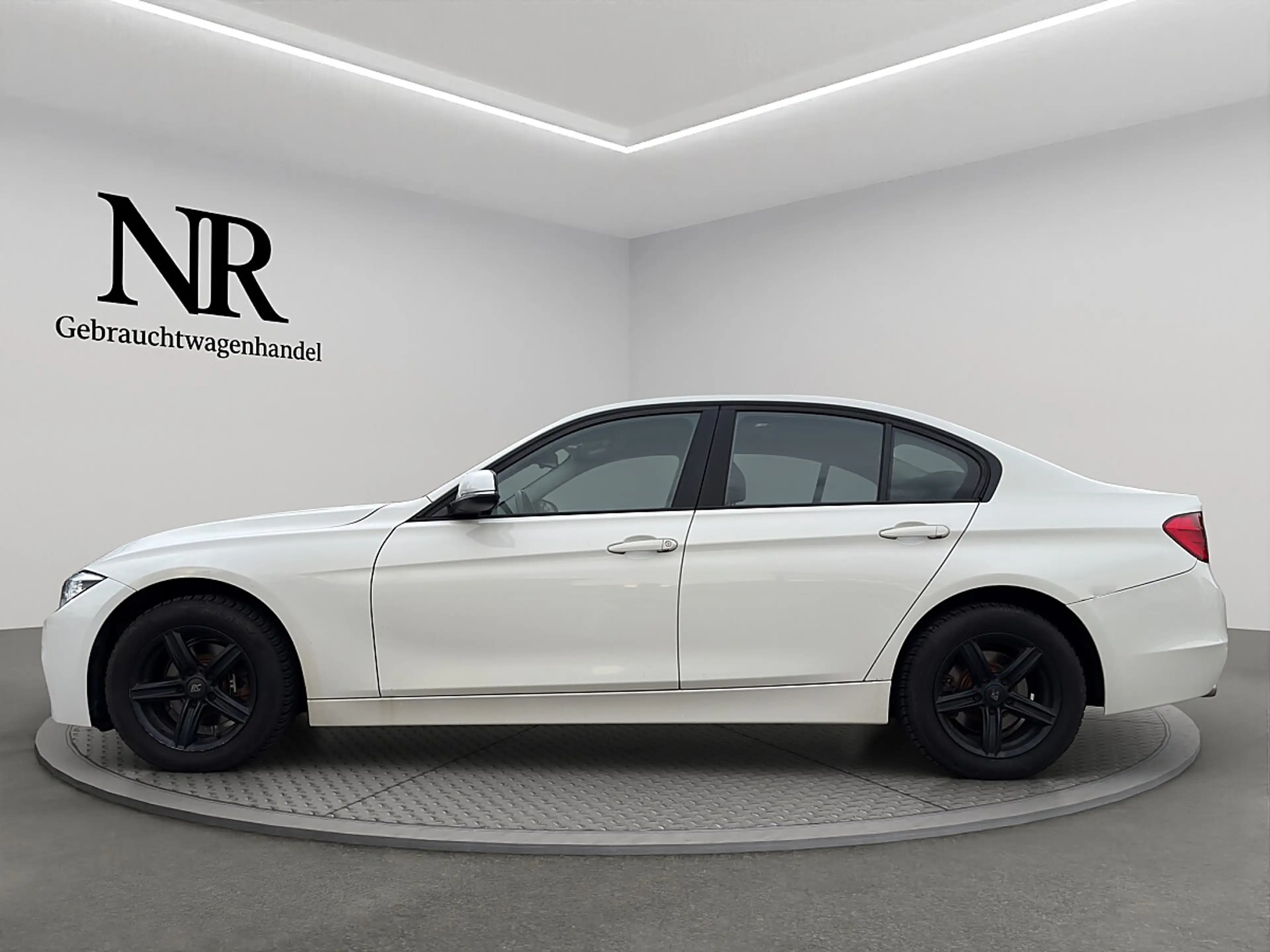 BMW 316 d Lim. — photo 3