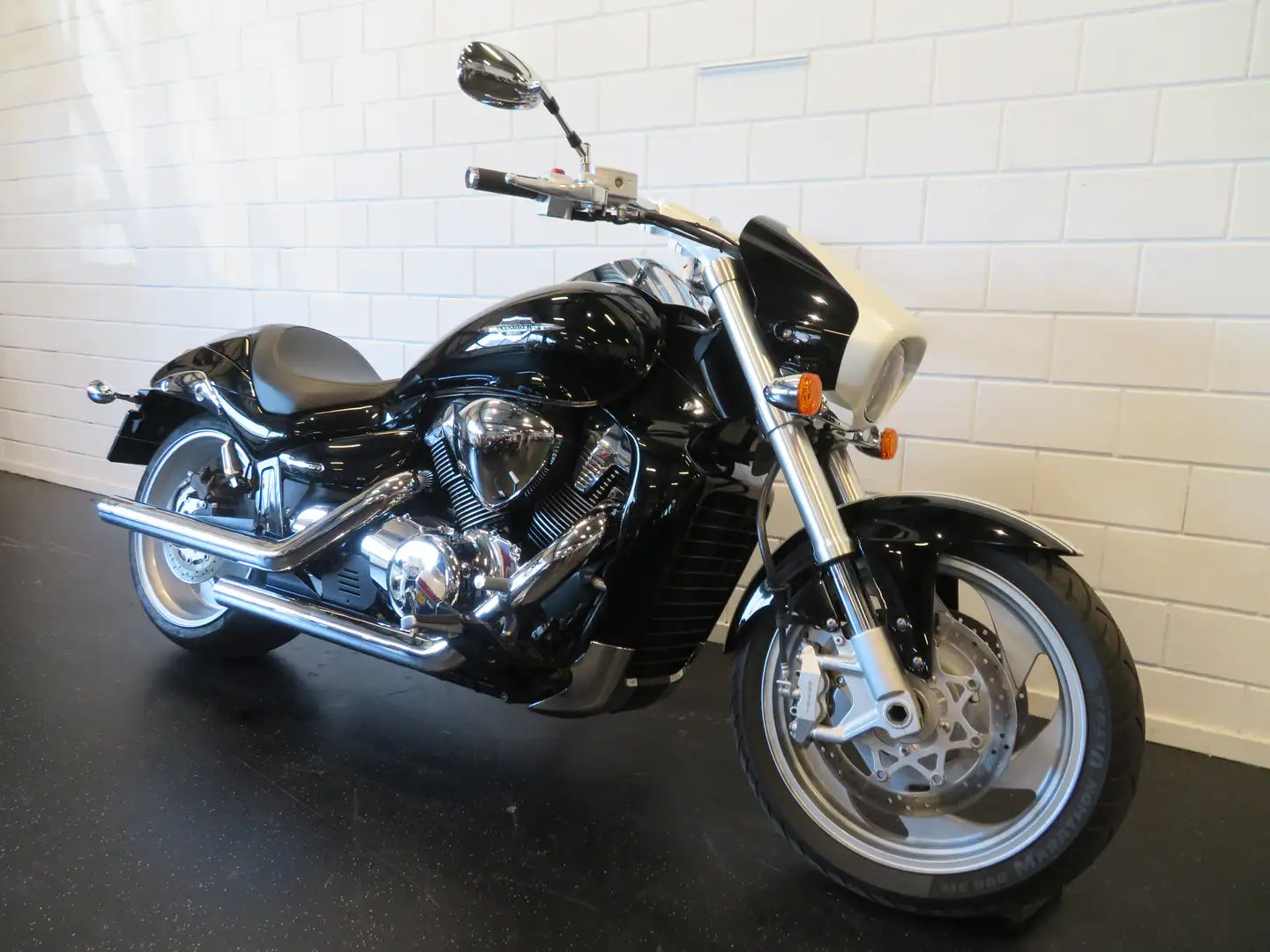 Suzuki M 1800 R INTRUDER COBRA Weiß - 2