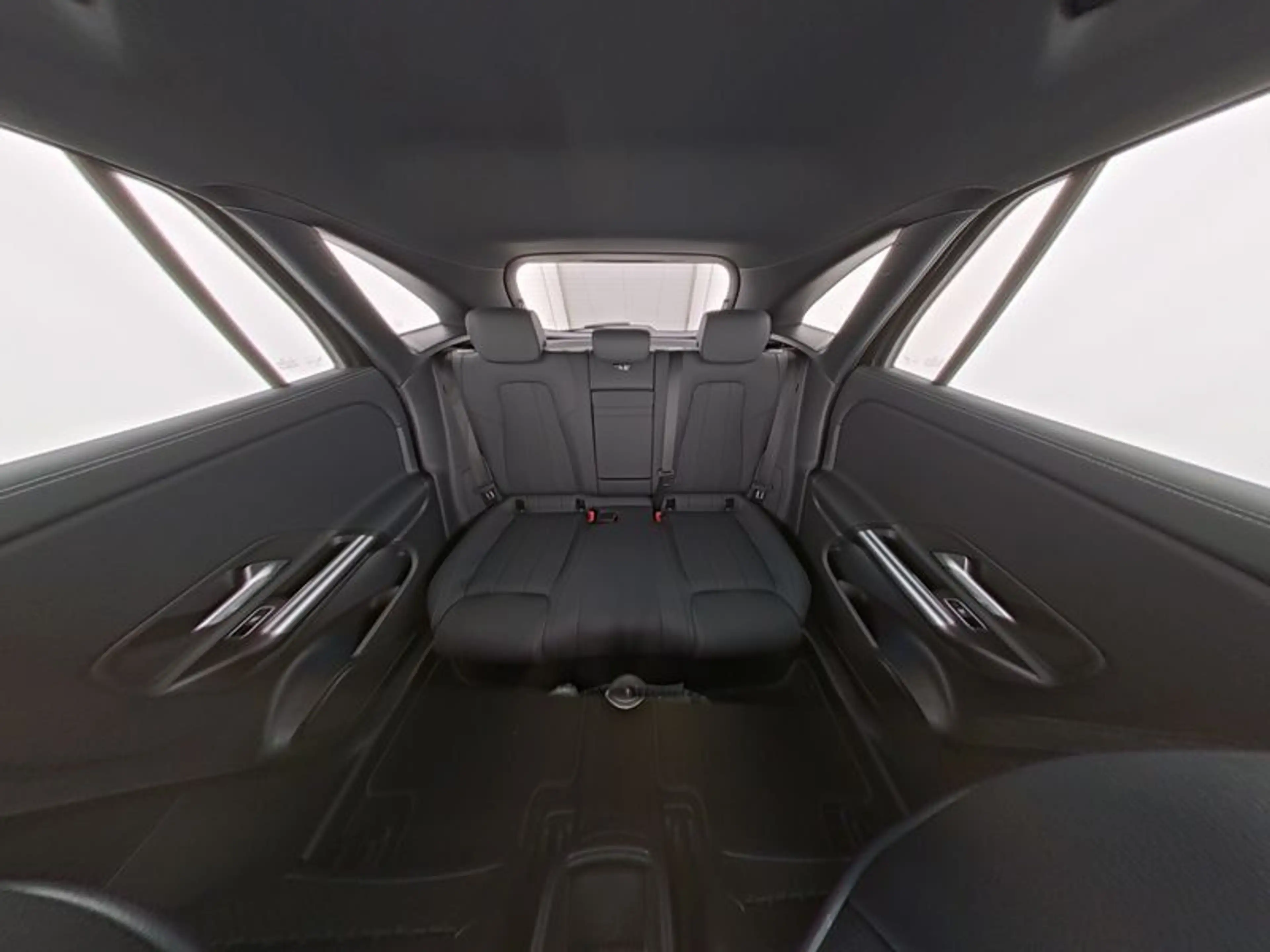 Mercedes-Benz EQA 250+ PROGRESSIVE ADVANCED 360° WINTER WDGLAS — photo 10