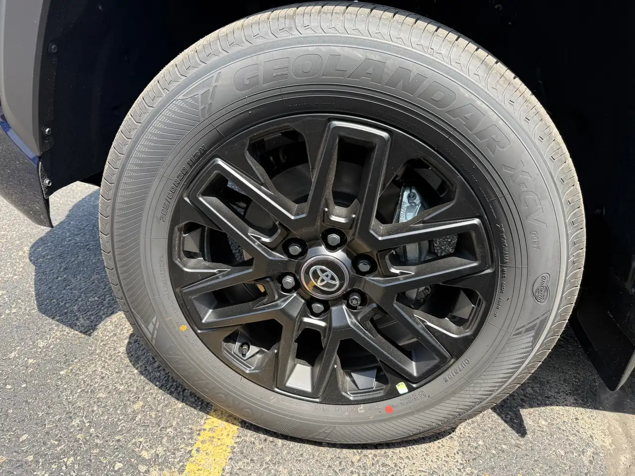 Toyota Tundra снимка Toyota Tundra