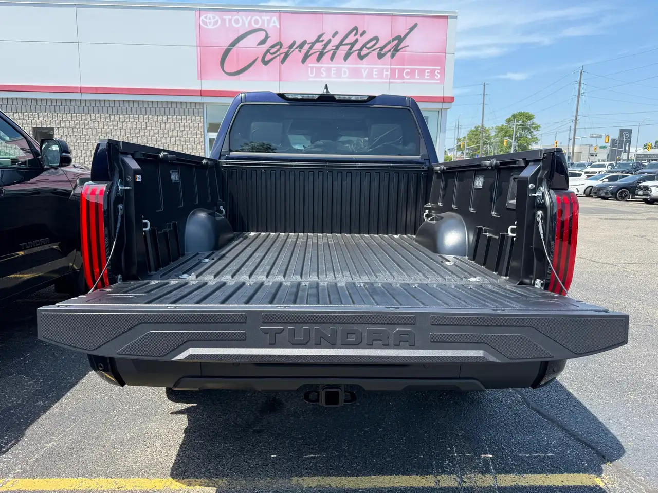 Toyota Tundra снимка Toyota Tundra