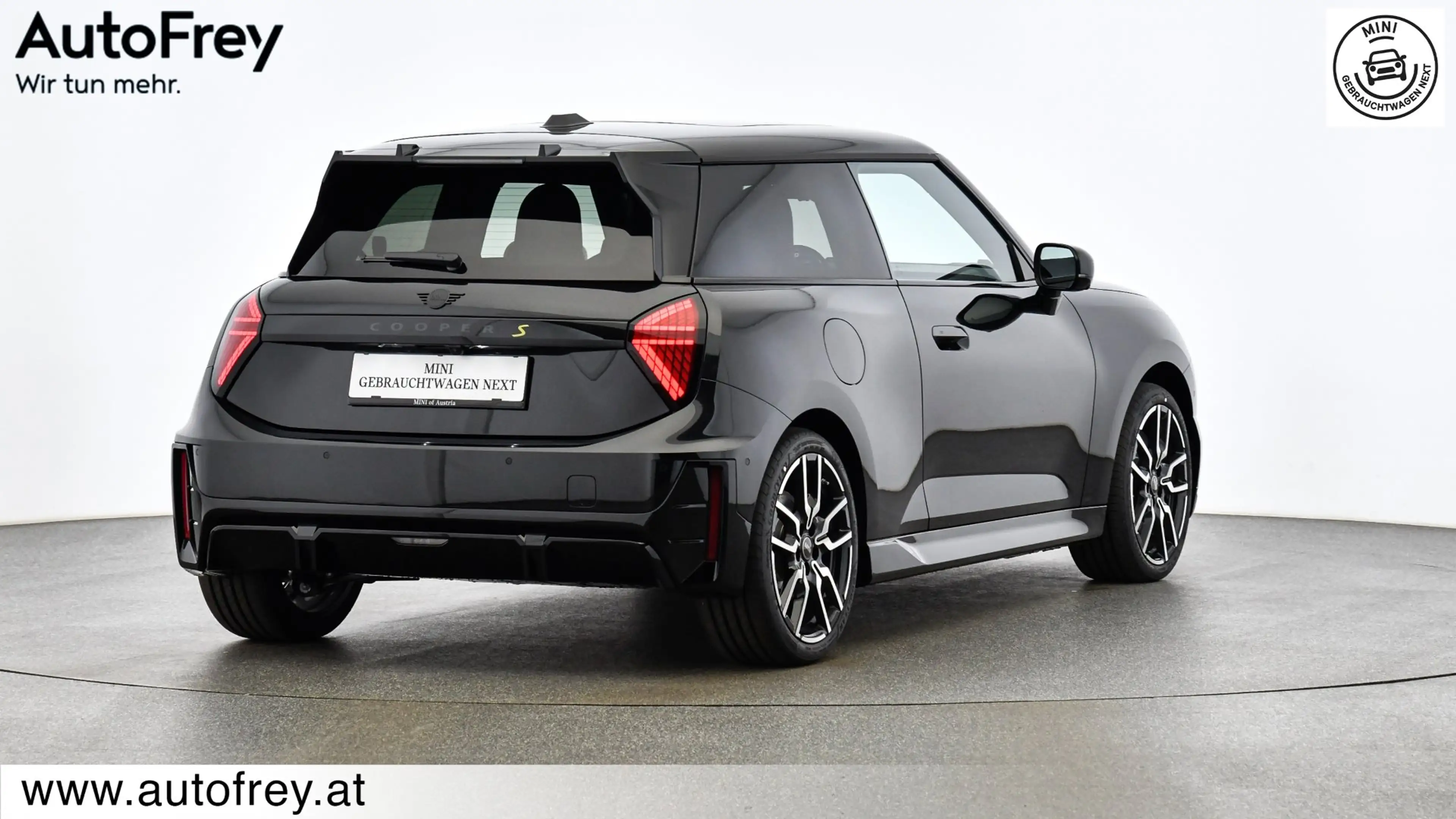 MINI Cooper SE — photo 9