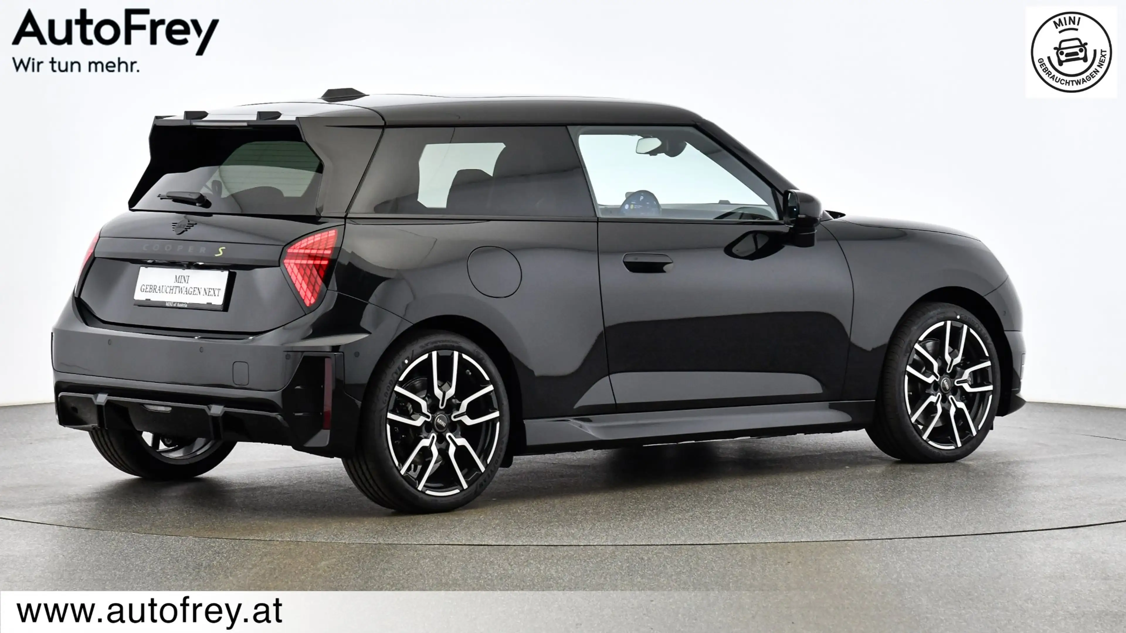 MINI Cooper SE — photo 8