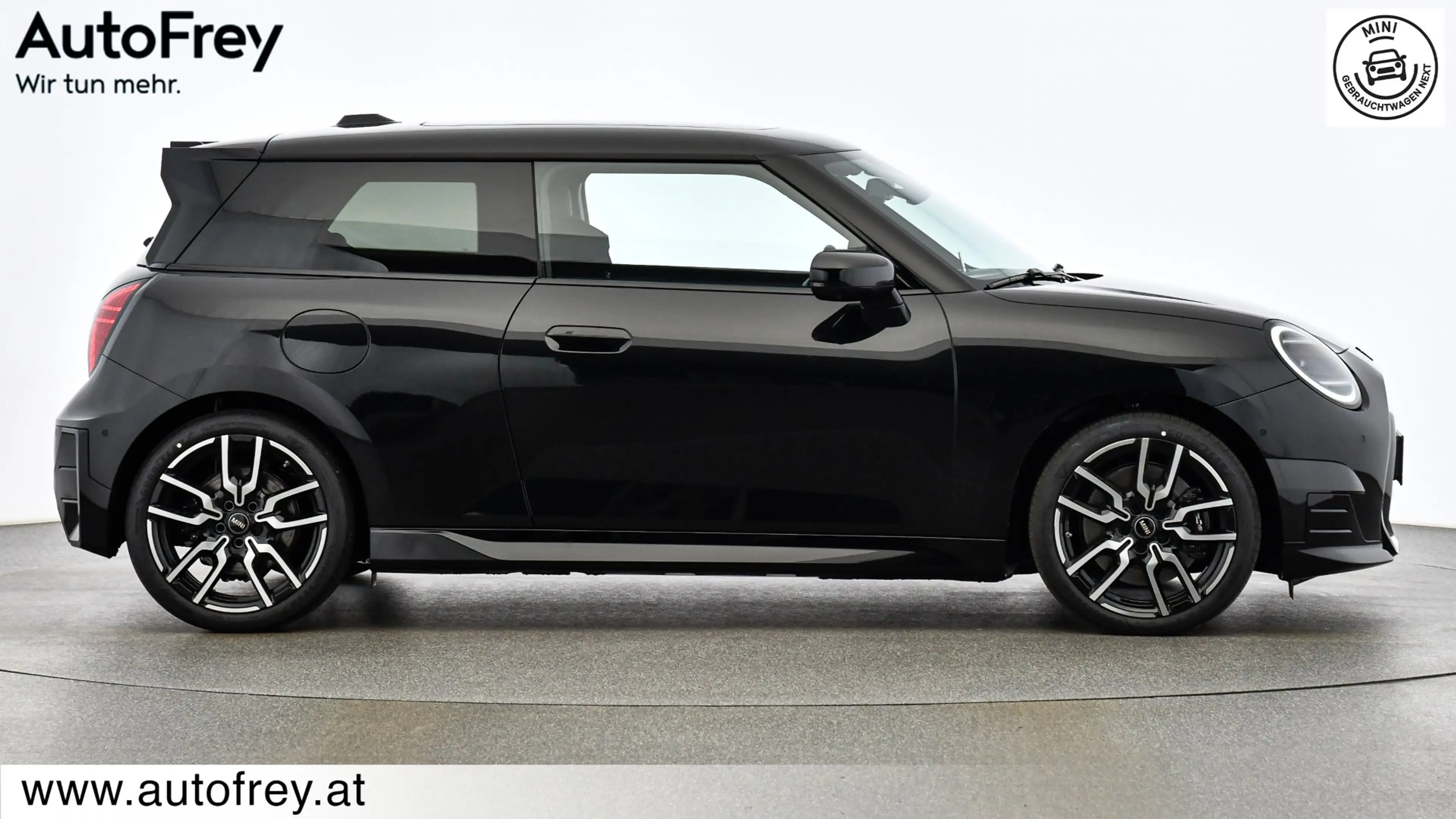 MINI Cooper SE — photo 7