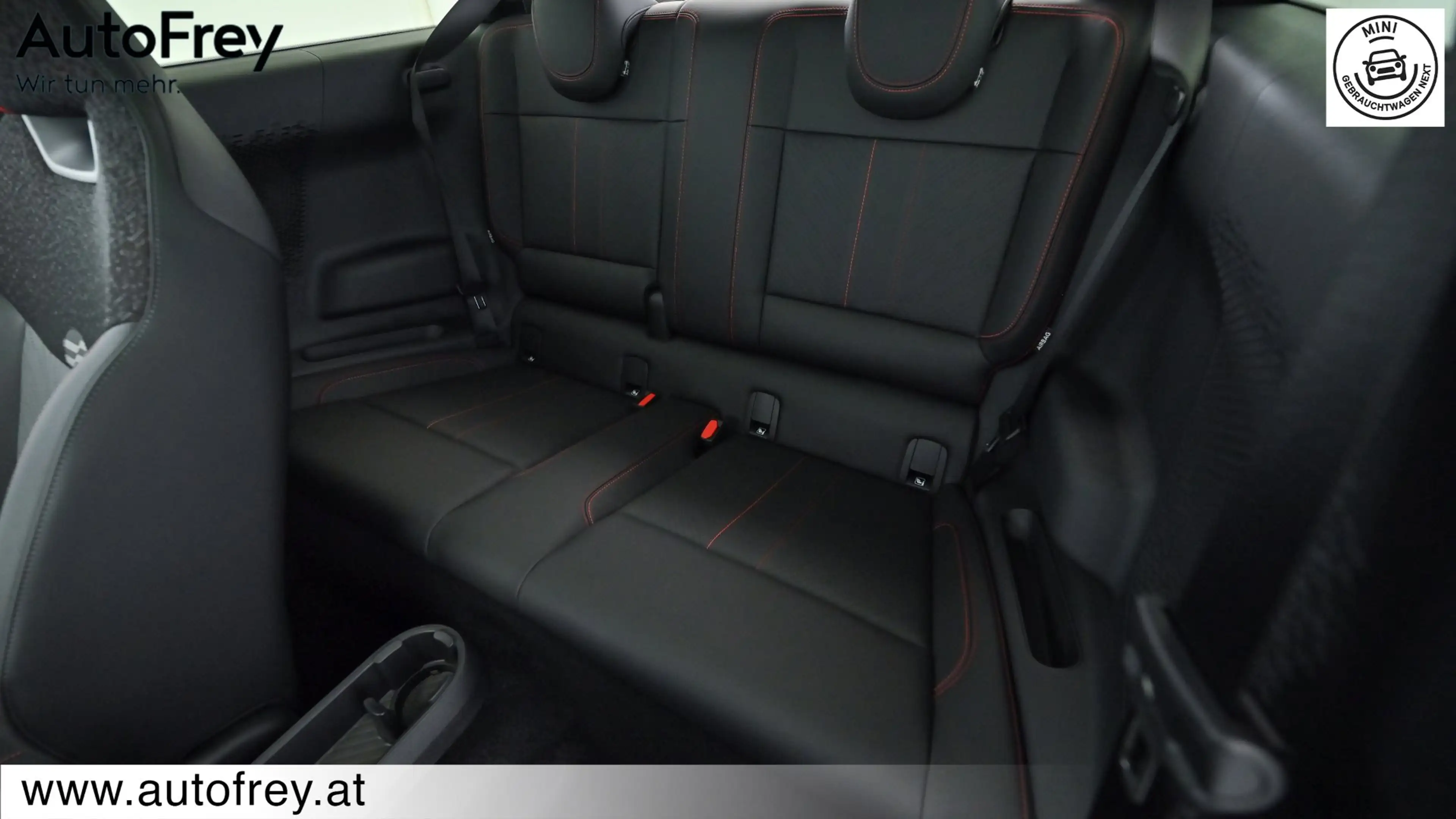 MINI Cooper SE — photo 11