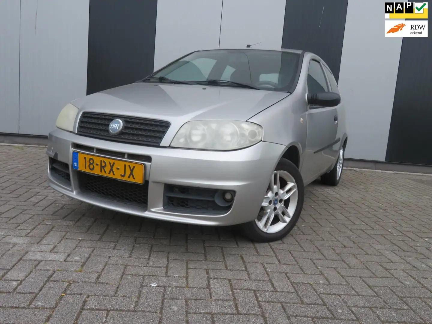 Fiat Punto 1.2 Navigator Grijs - 1