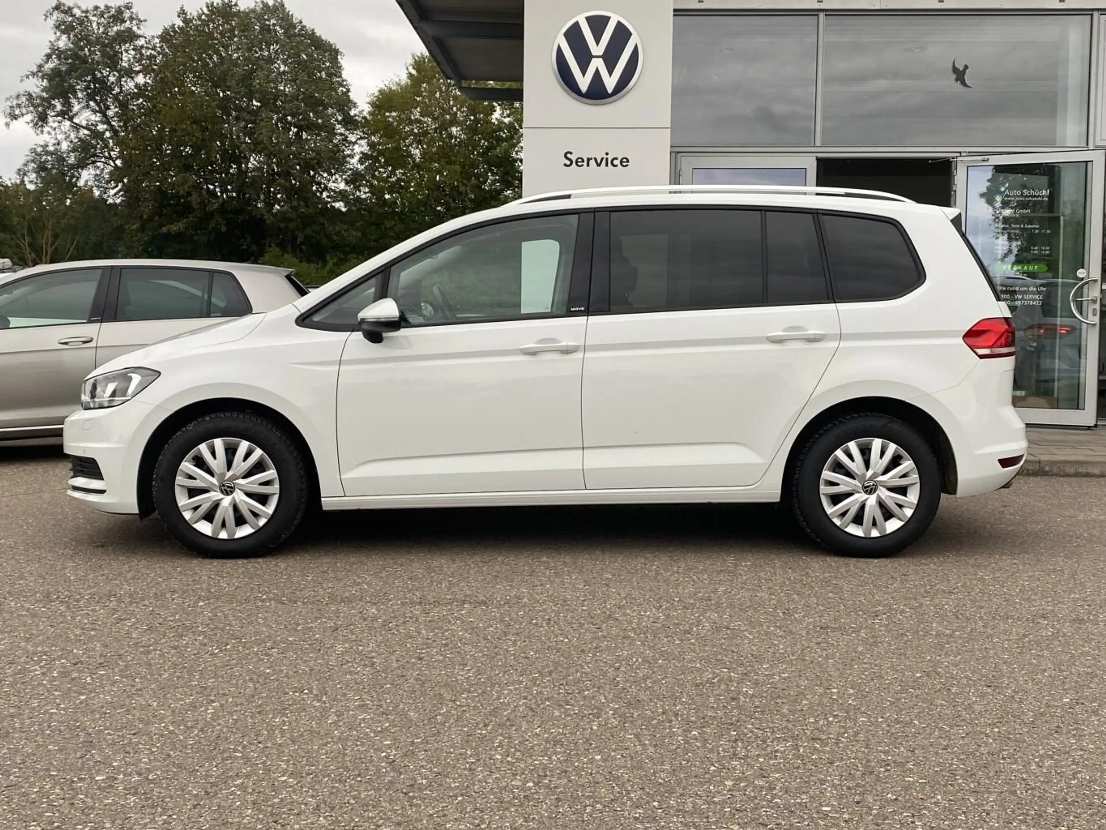 Volkswagen Touran 2.0 TDI DSG MOVE APP-CONNECT+AHK+VIRTUAL- — photo 2