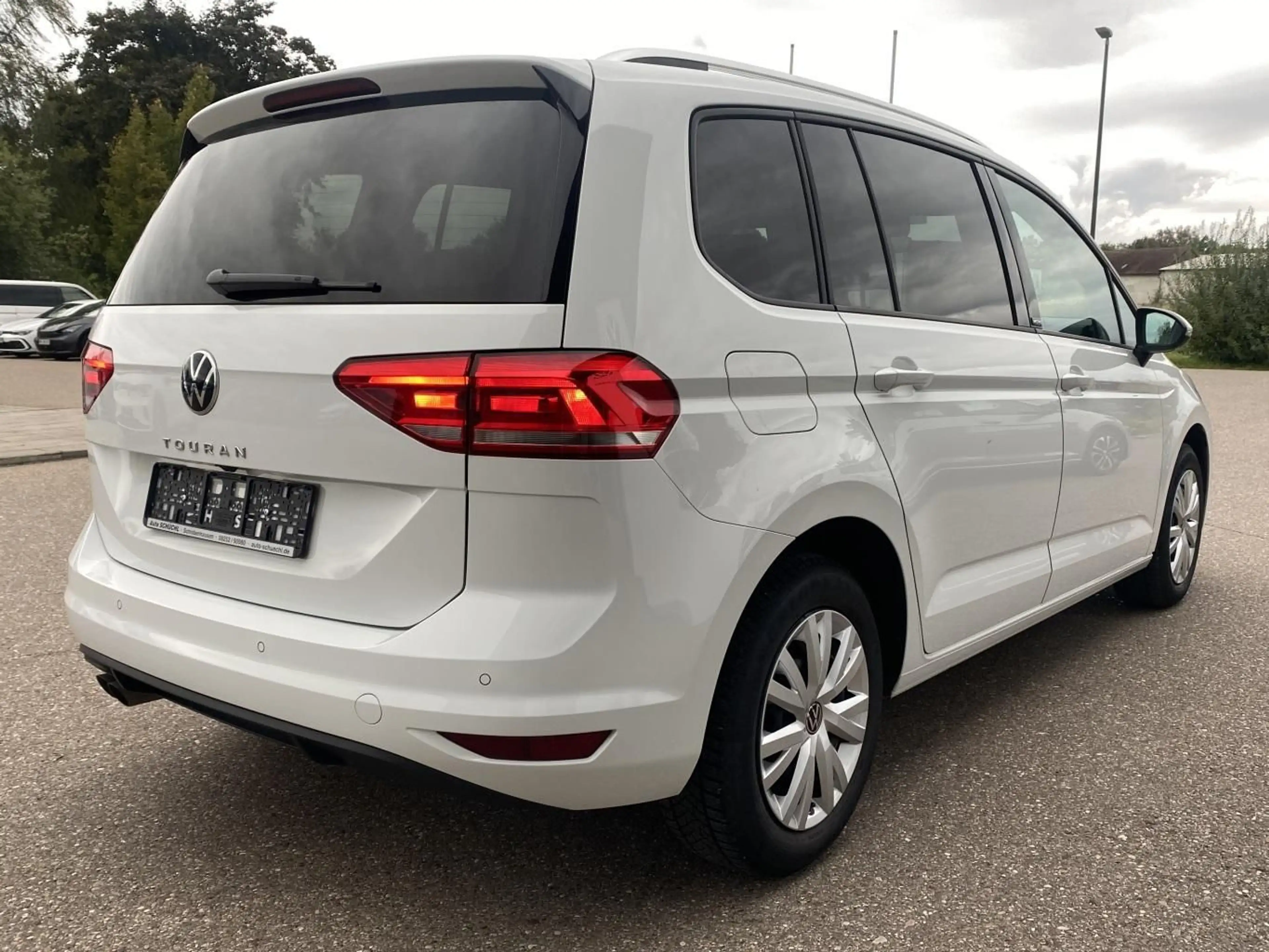 Volkswagen Touran 2.0 TDI DSG MOVE APP-CONNECT+AHK+VIRTUAL- — photo 6
