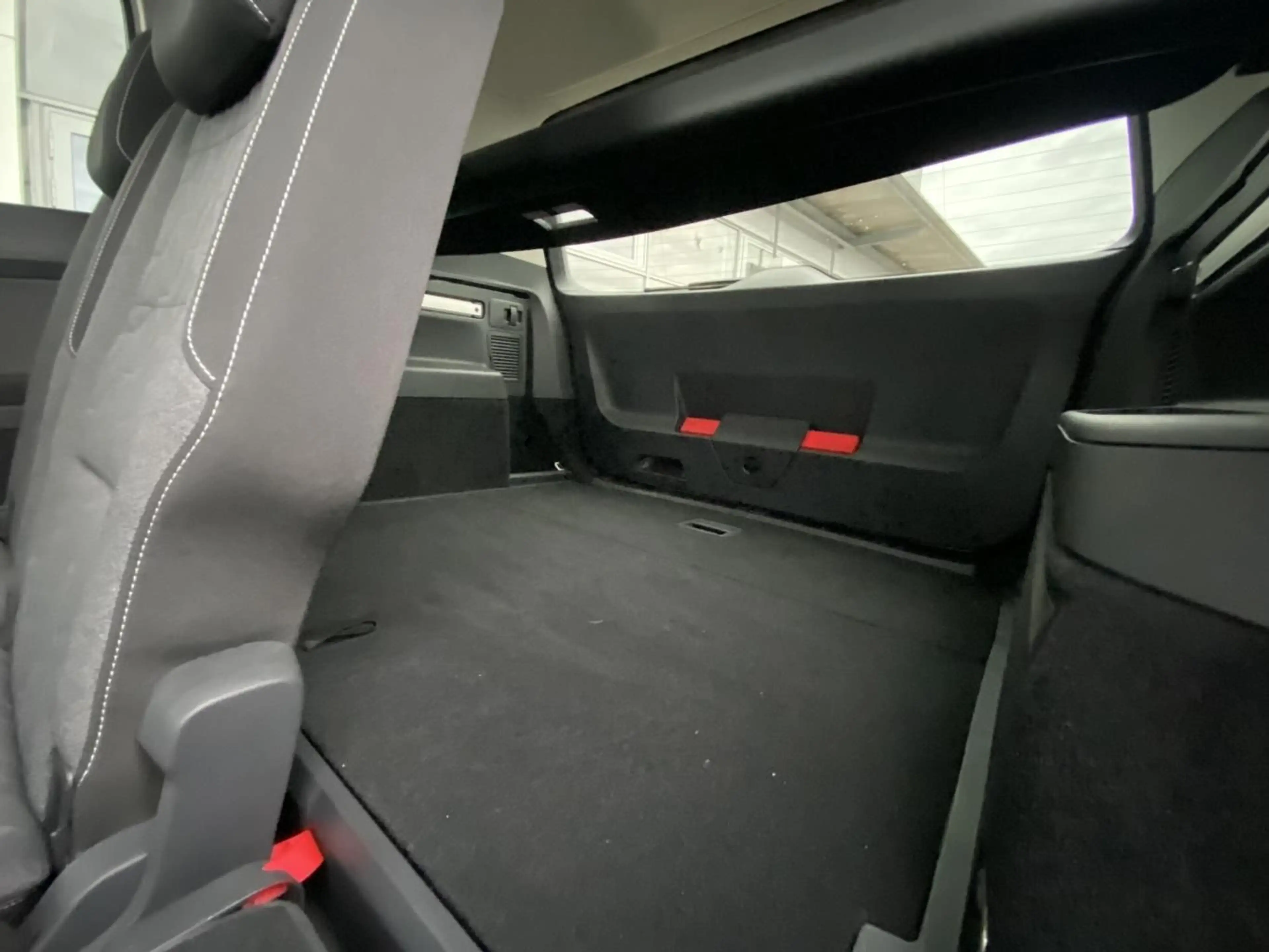 Volkswagen Touran 2.0 TDI DSG MOVE APP-CONNECT+AHK+VIRTUAL- — photo 12